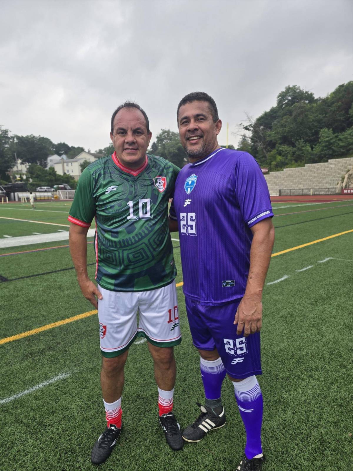 Fue uno de los héroes de Honduras en la Copa América 2001, se convirtió en árbitro y así es su vida