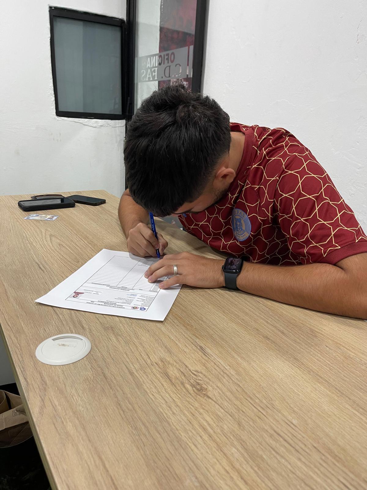 Bryan Santos, la joyita hondureña formada en la academia del Barcelona ficha por equipo de El Salvador