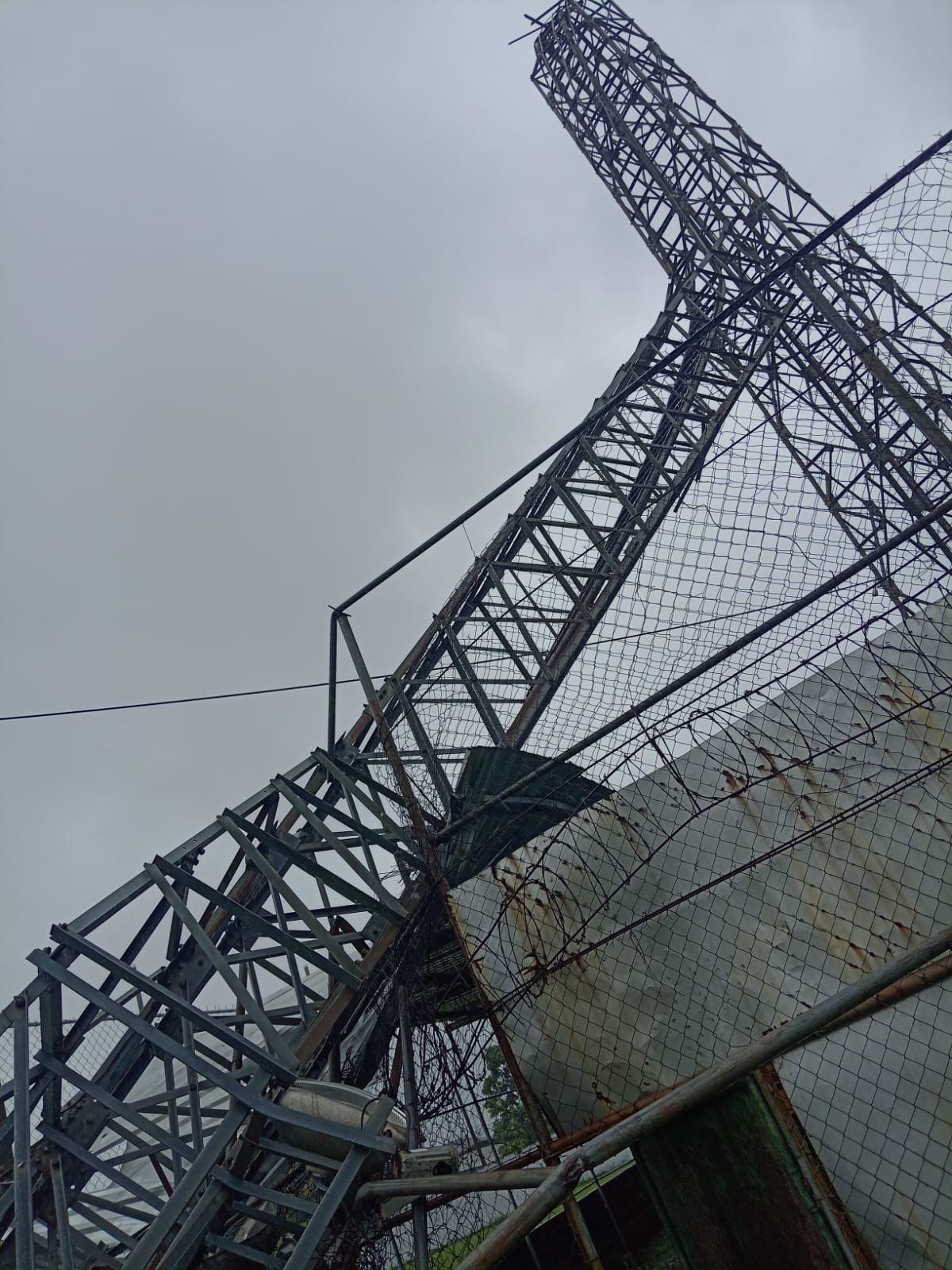 FOTOS: Estadio Excélsior pierde una de sus torres de iluminación y se confirma el tiempo que estará sin alumbrado