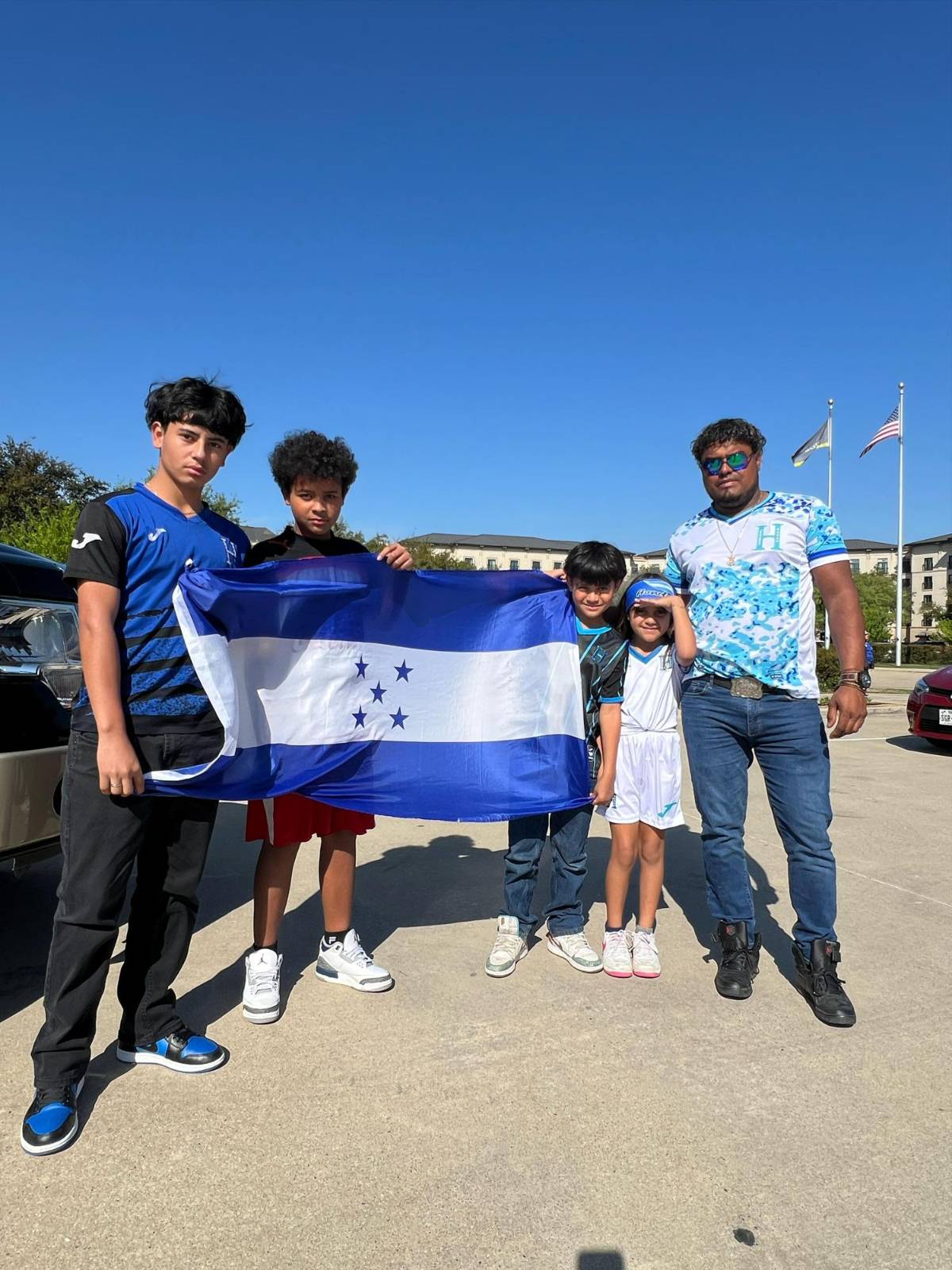 Locura total por Honduras: afición catracha se hace sentir en Frisco desde temprano previo al duelo contra Costa Rica