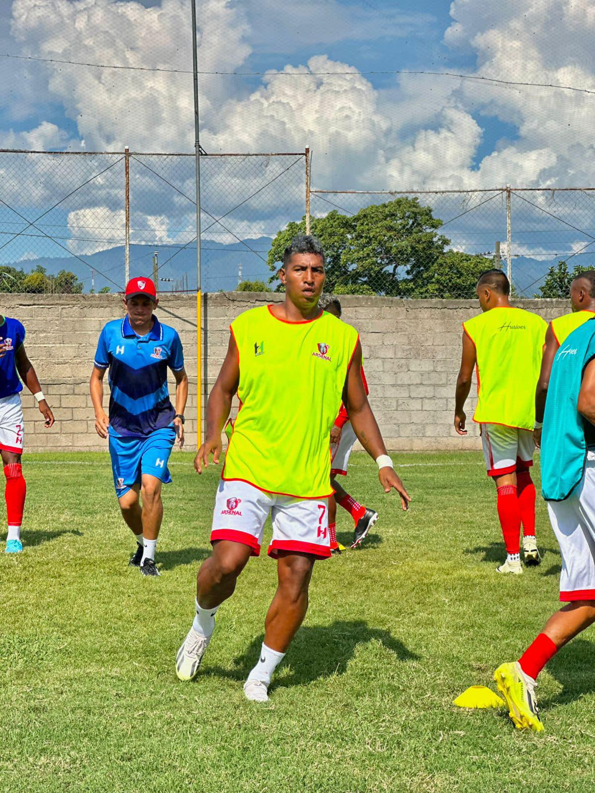 20 futbolistas que creías retirados y juegan en la Liga de Ascenso de Honduras... ¡el técnico mundialista en segunda!