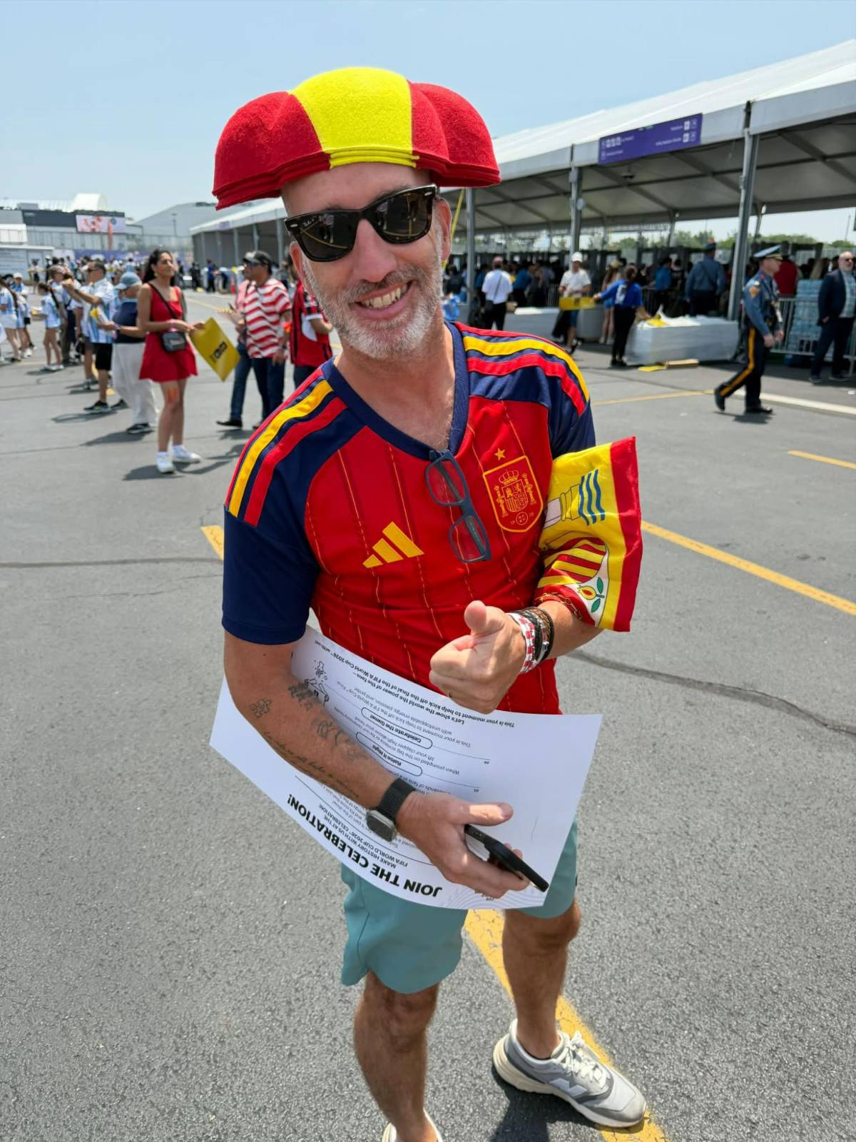 Camerinos al descubierto antes de la final, marea roja de España y Honduras sorprende