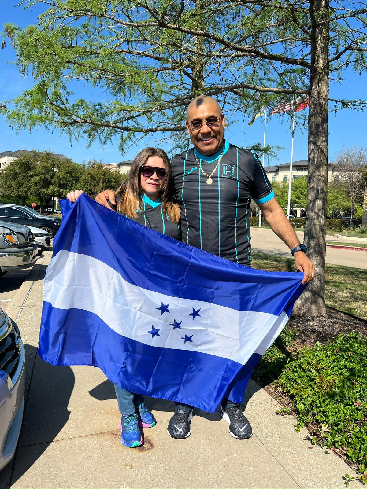 Locura total por Honduras: afición catracha se hace sentir en Frisco desde temprano previo al duelo contra Costa Rica