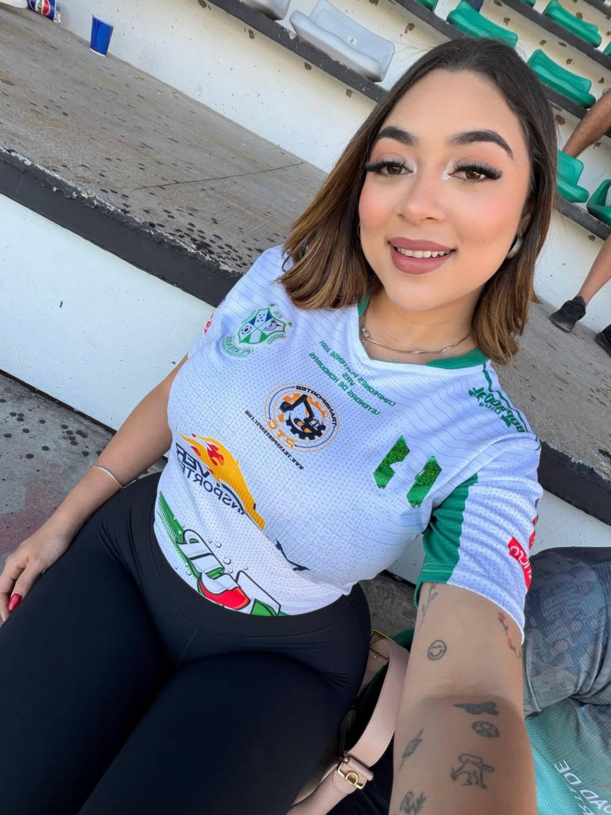 La hincha más sexy de Platense: el secreto, última polémica y su verdadera profesión