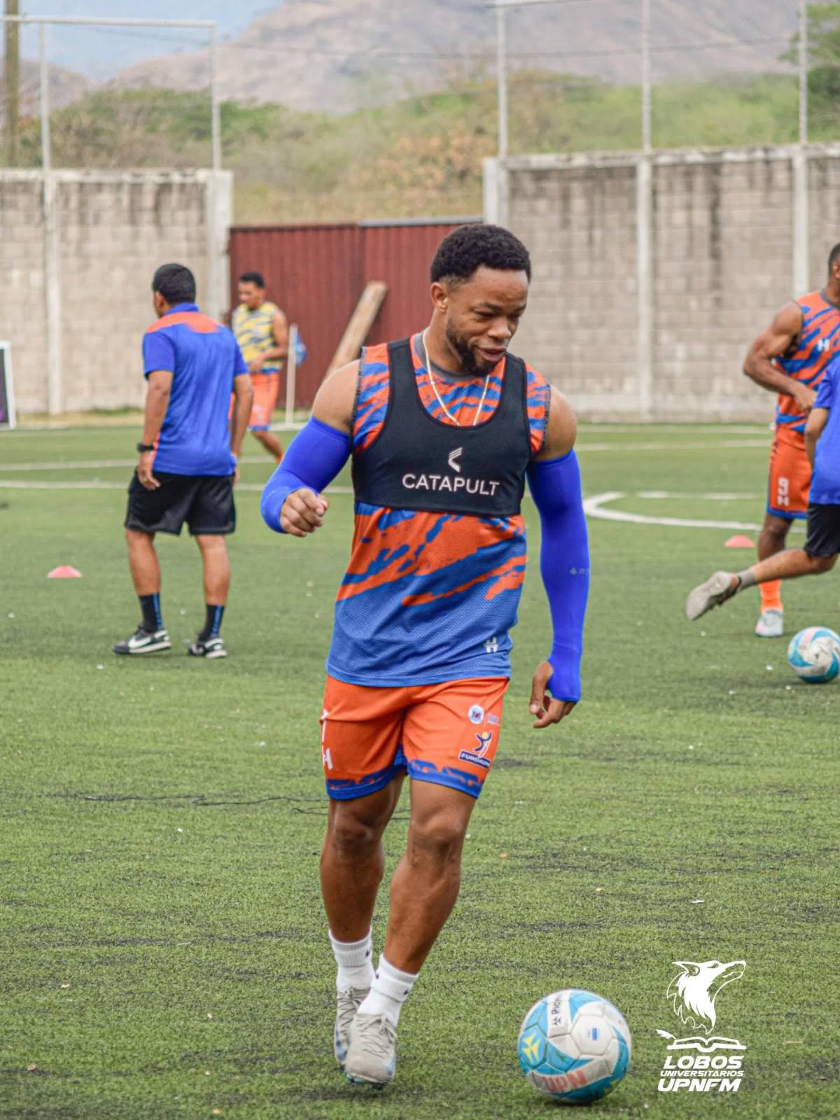 Fichajes: Olimpia sorprende con el jugador que inició negociaciones, Motagua quiere pescar en Victoria y Real España amarra contratación
