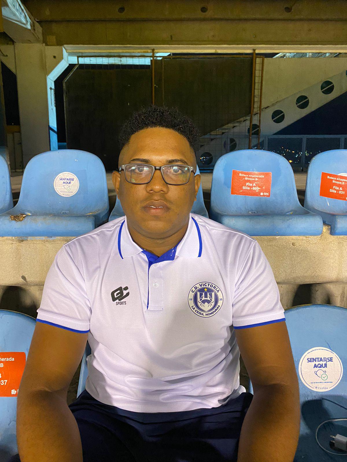 Maickey Card es quien hace los fichajes en el Victoria. El viernes habló con DIEZ tras el partido ante Real España (3-2) en el Estadio Olímpico.