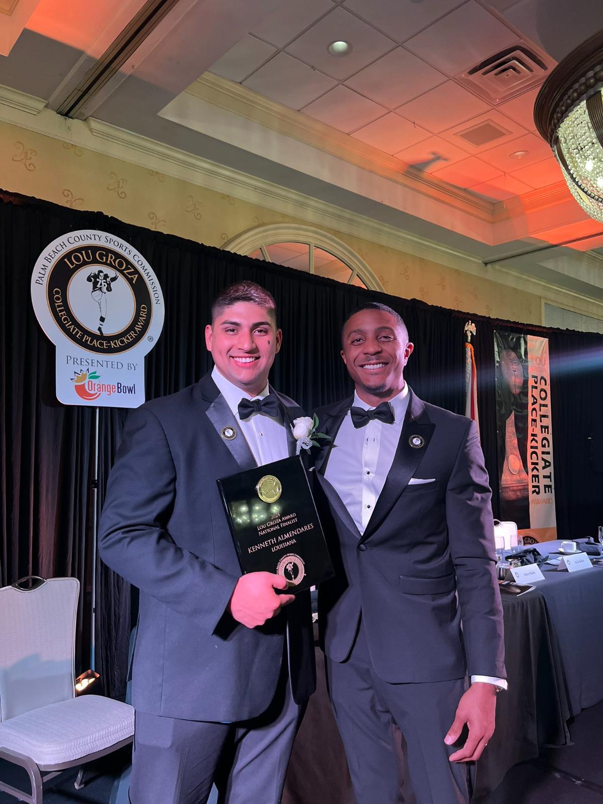 Kenneth Almendares, el hondureño que ganó el premio al mejor pateador de todo el fútbol americano universitario de USA