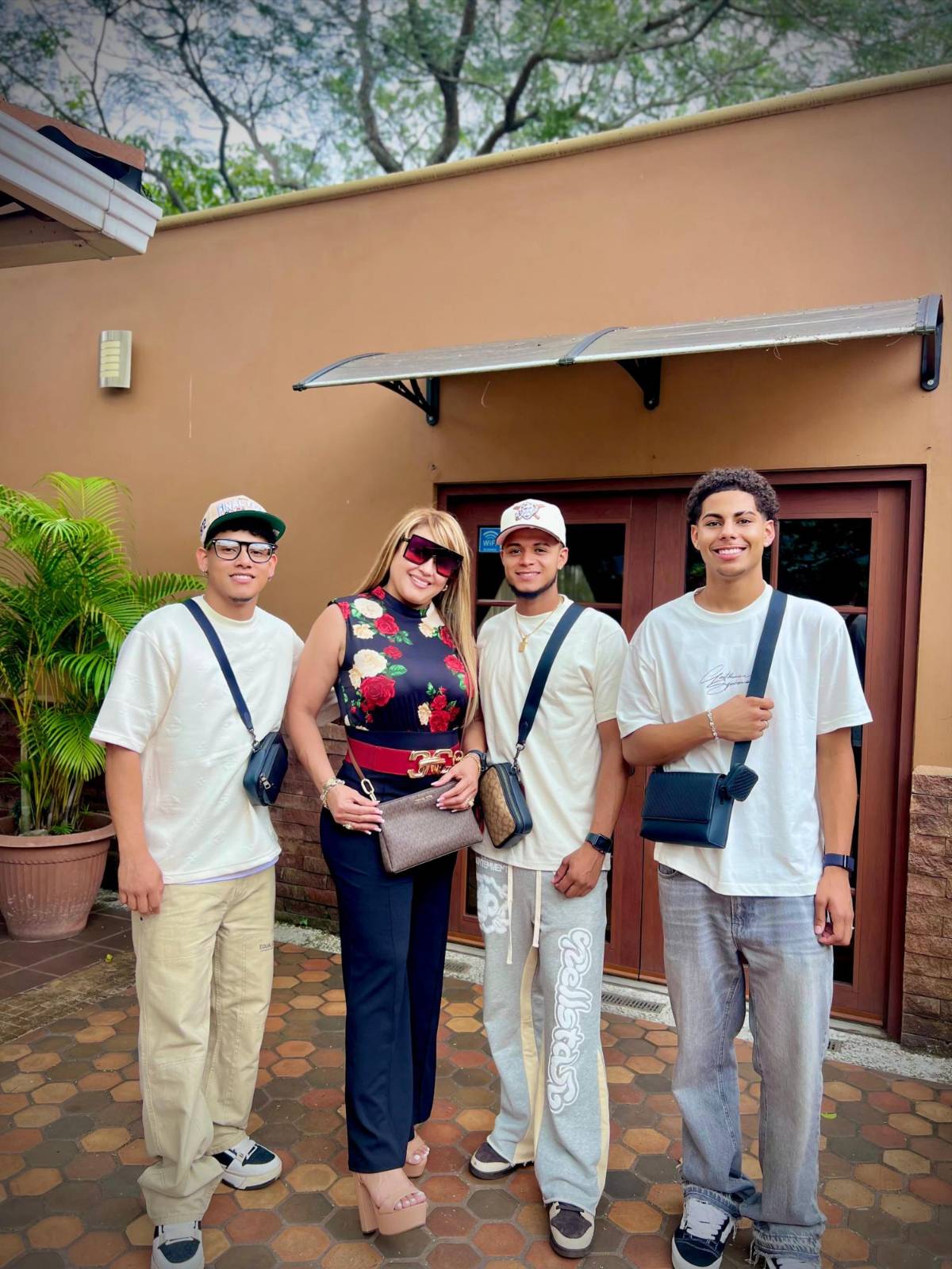 ¡Un fan de Cristiano Ronaldo! Sorpresas en el hotel de Messi y se respira el ambiente de fútbol con el amistoso Olimpia vs Inter Miami