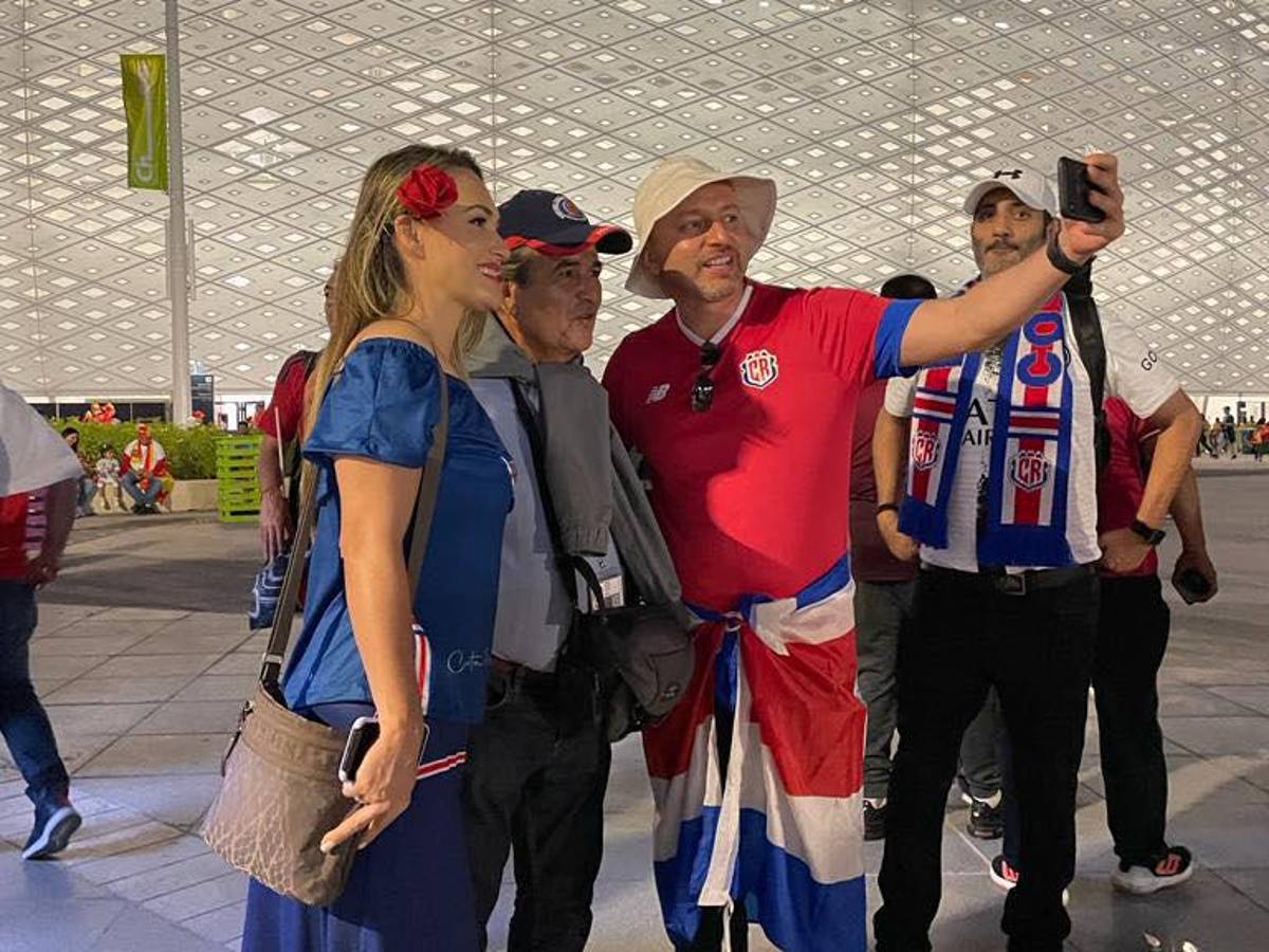 El reconocido DT que llegó a apoyar a Costa Rica, la charla Luis Enrique-Suárez y ¿quién era la preciosa tica en las gradas?