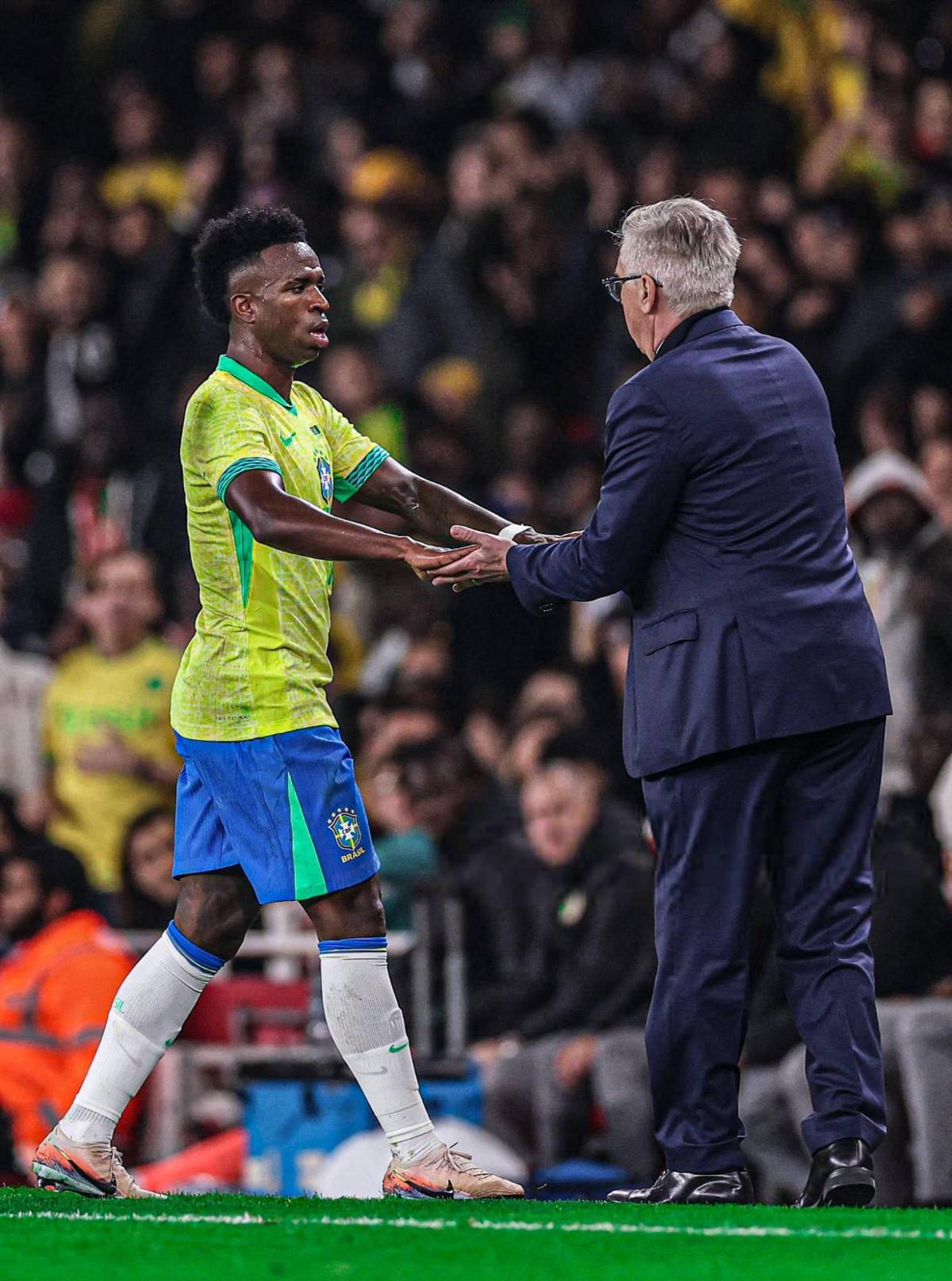 Ancelotti sentencia a Vinicius de la forma más tajante y confirma su nuevo contrato: Es distinto al Real Madrid