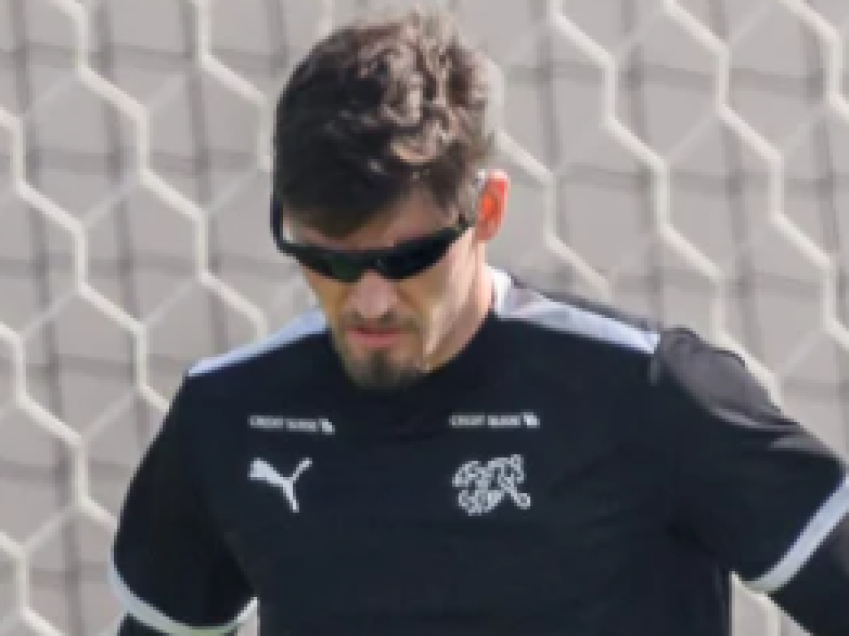 ¿Para qué sirven? La selección que entrenó a sus porteros con peculiares lentes de sol antes de debutar en Qatar 2022