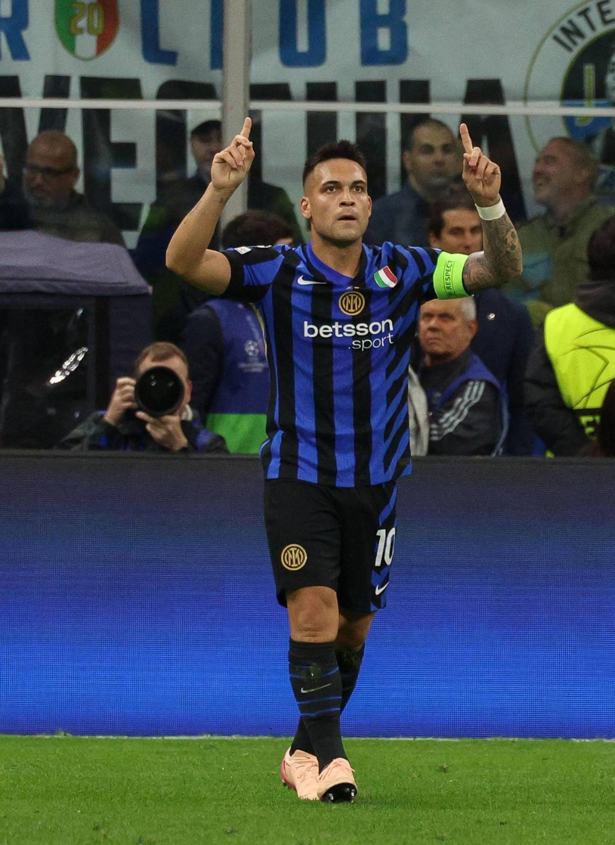 El máximo culpable de la eliminación del Barcelona, las lágrimas de Yamal y el VAR fue protagonista en el pase del Inter de Milán