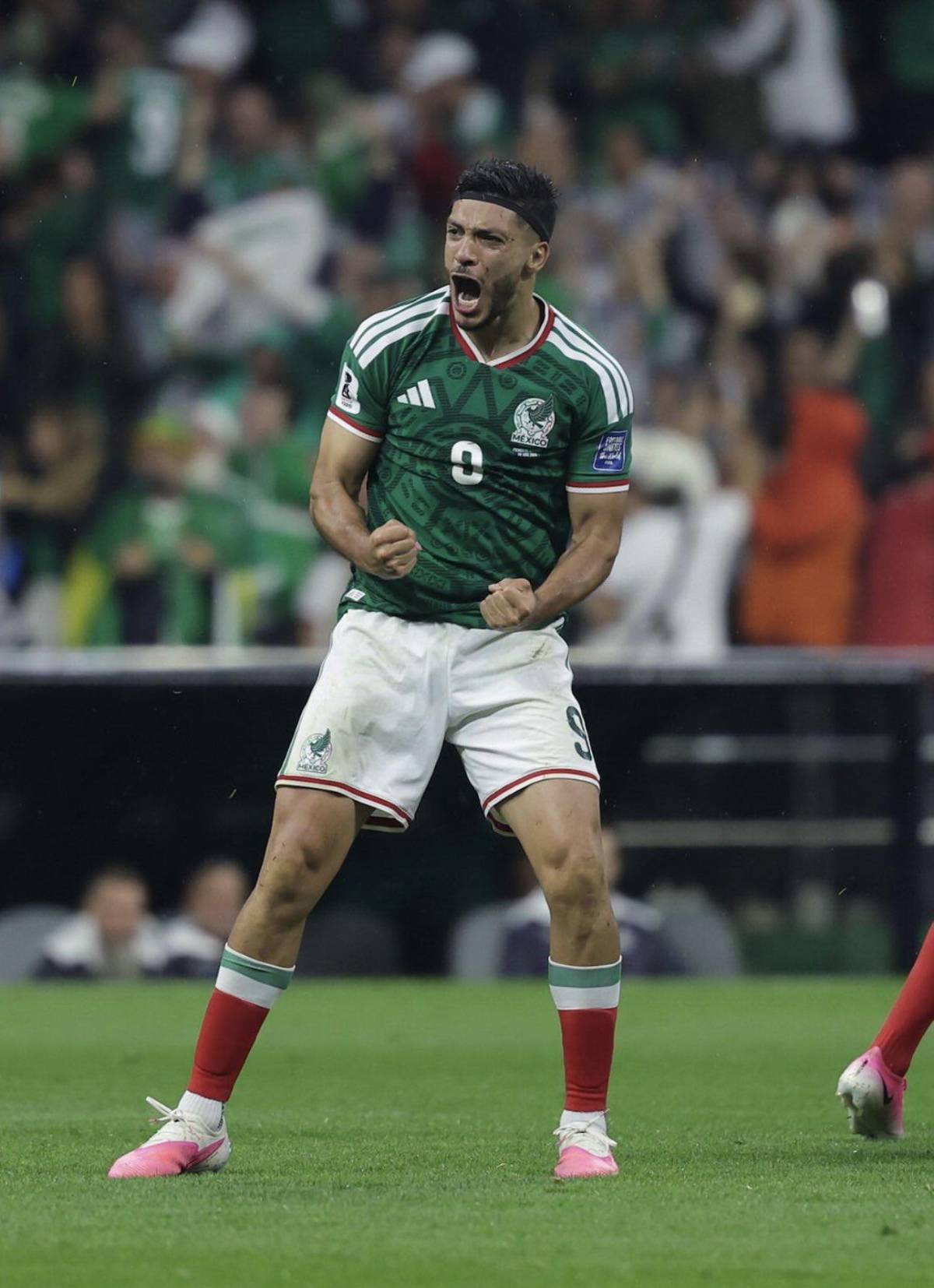 Cruce del Vasco Aguirre y México desgarrado; Inglaterra emula a Honduras y Costa Rica