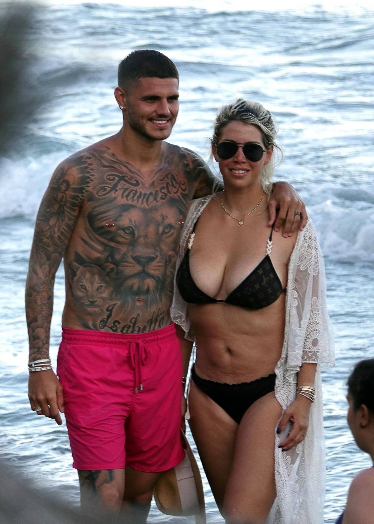 Wanda Nara responde a las fuertes críticas a su cuerpo sin filtro durante sus vacaciones en Ibiza: “Sí, tengo celulitis”