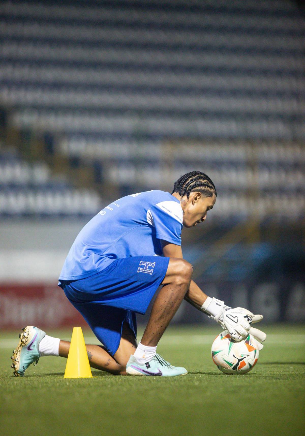 Primi Maradiaga dirigiendo a la 'H' tiktokera, el look de Brayan La Playa y nuevo portero ante Nicaragua