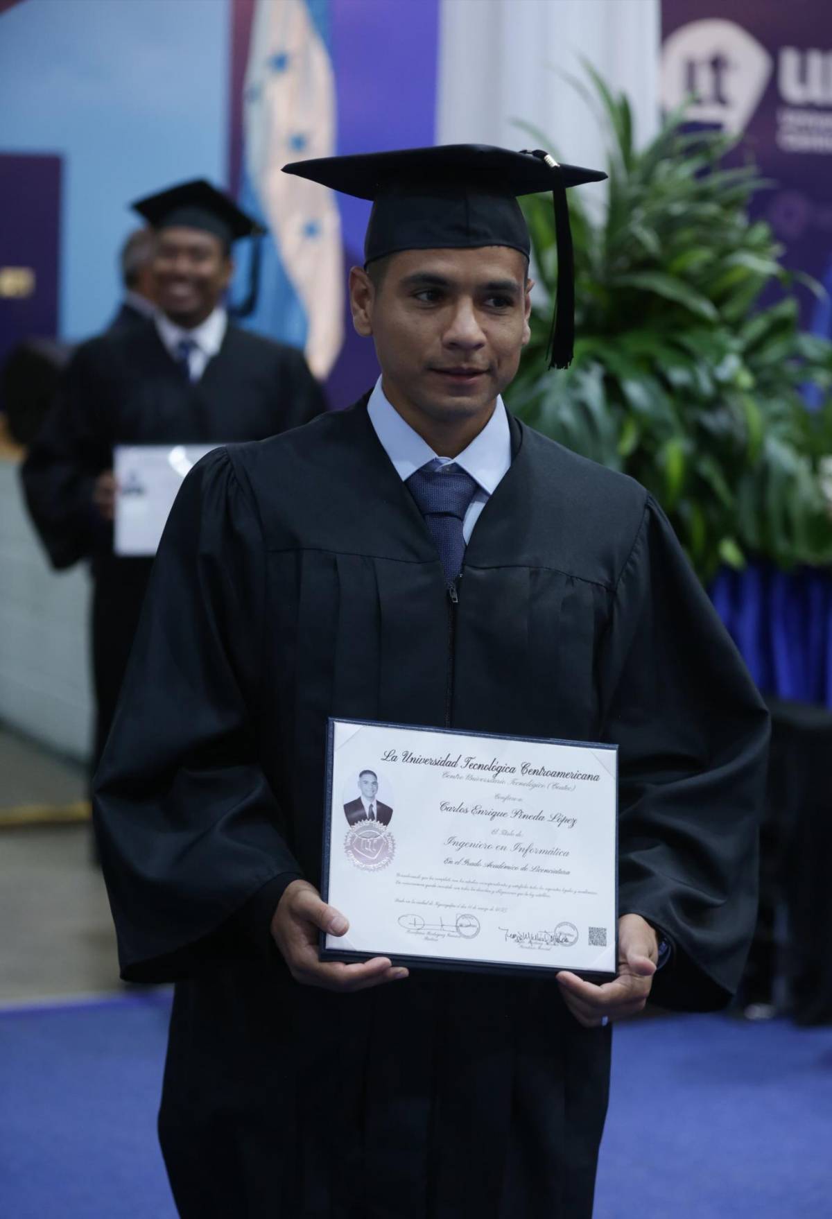 ¡De admirar! Estrella del Olimpia cumple su sueño y obtiene su título de la Universidad: así lo festejó con sus padres