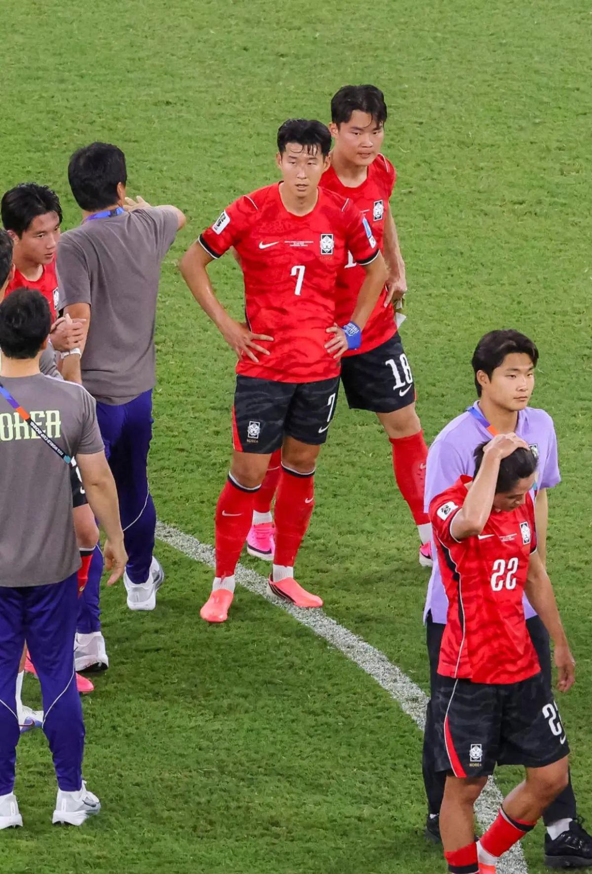 El humillante regreso de selección eliminada del Mundial: insultos al culpable