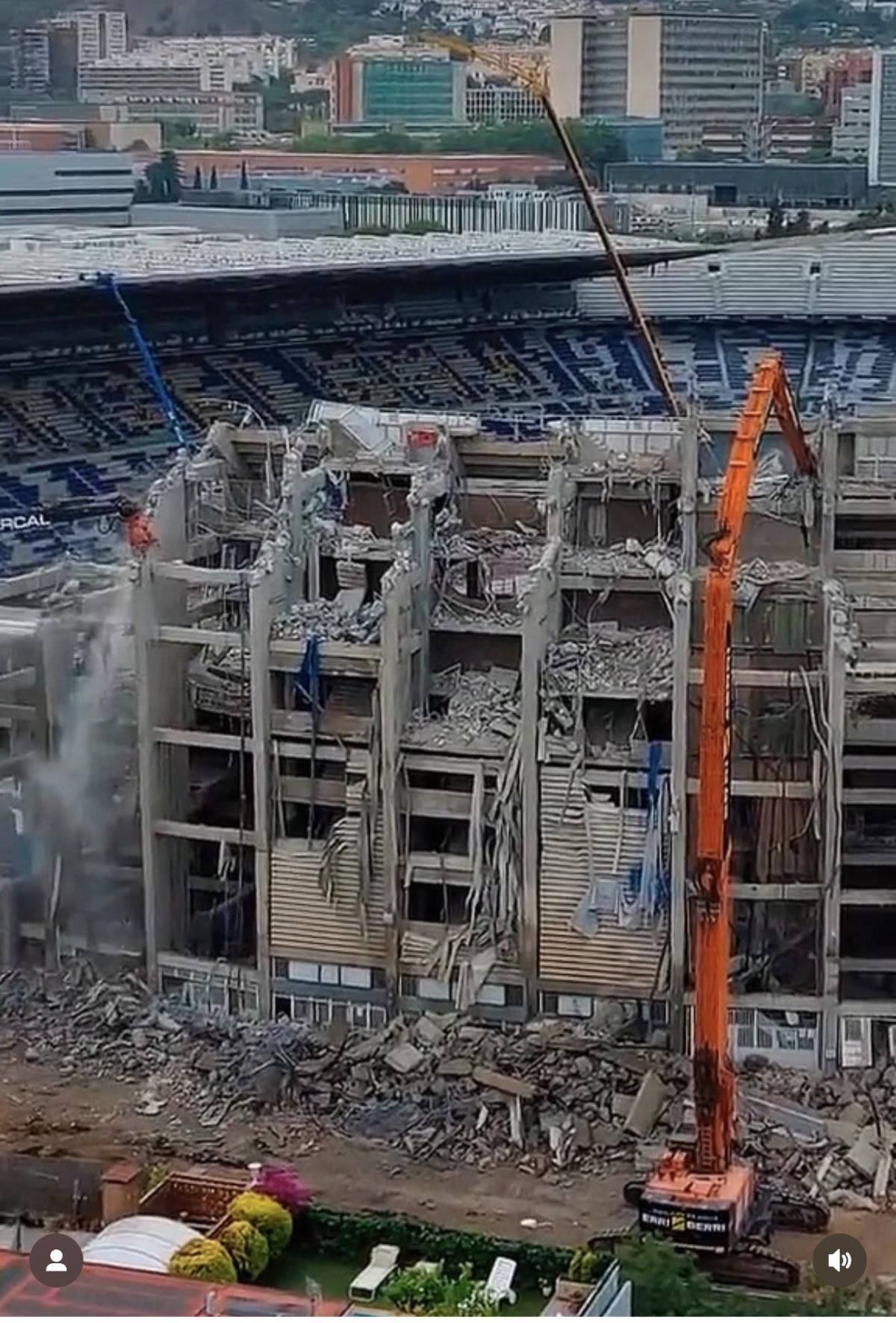 Así son las impactantes imágenes que deja la destrucción del Camp Nou, estadio del FC Barcelona