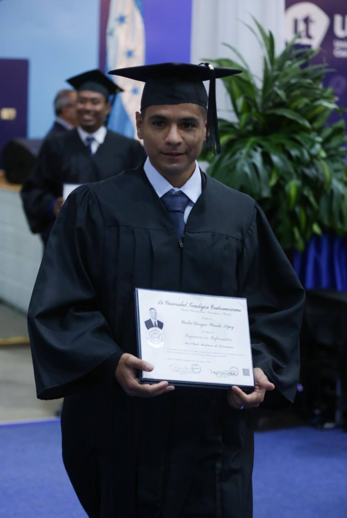 ¡De admirar! Estrella del Olimpia cumple su sueño y obtiene su título de la Universidad: así lo festejó con sus padres