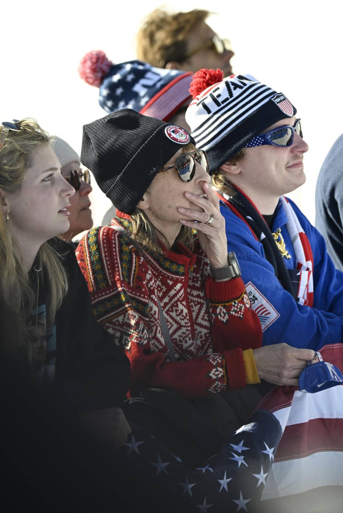 Drama en los Juegos Olímpicos: compitió con ligamentos rotos, sufre terrible caída y es retirada en helicóptero