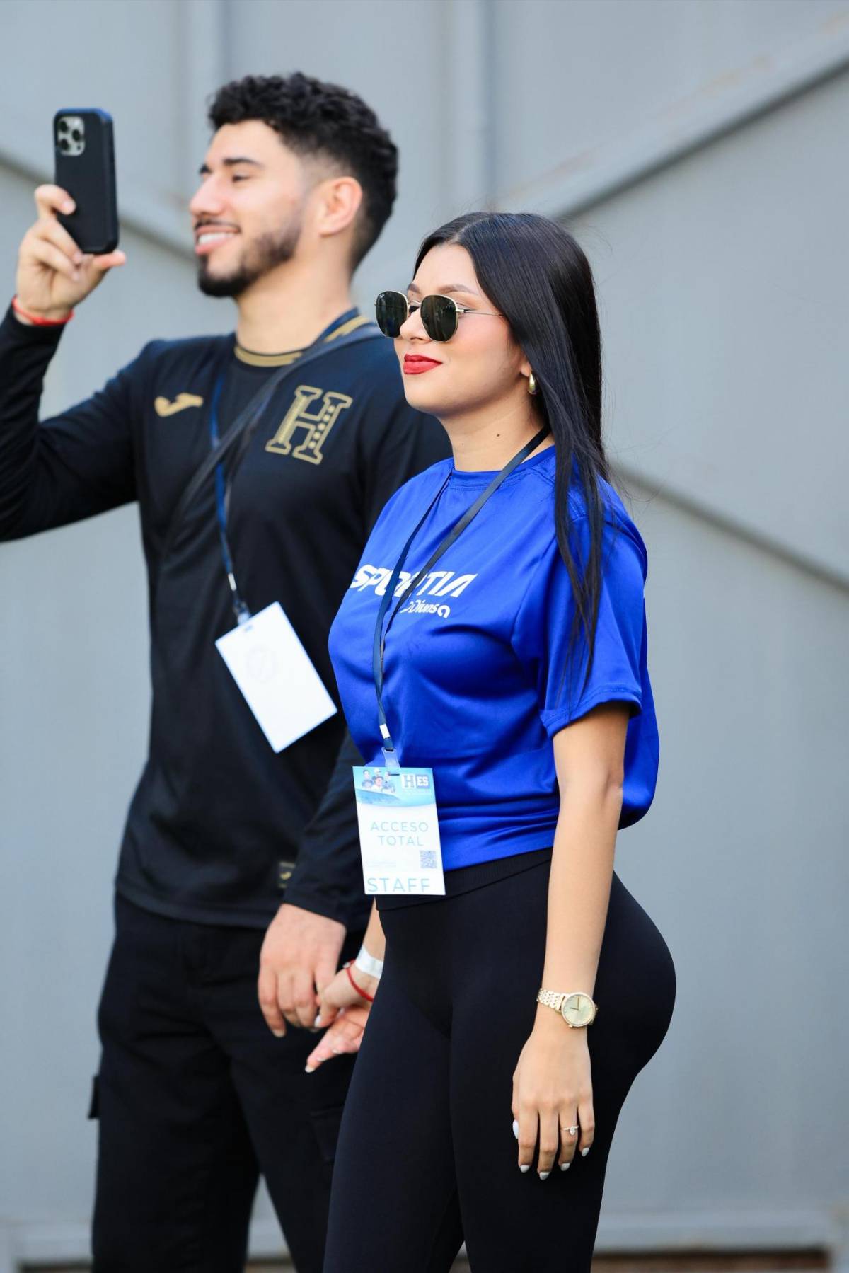 ¿Quién es la de azul? Las bellezas en el duelo de tiktokers Honduras-El Salvador; Milagro Flores levanta suspiros