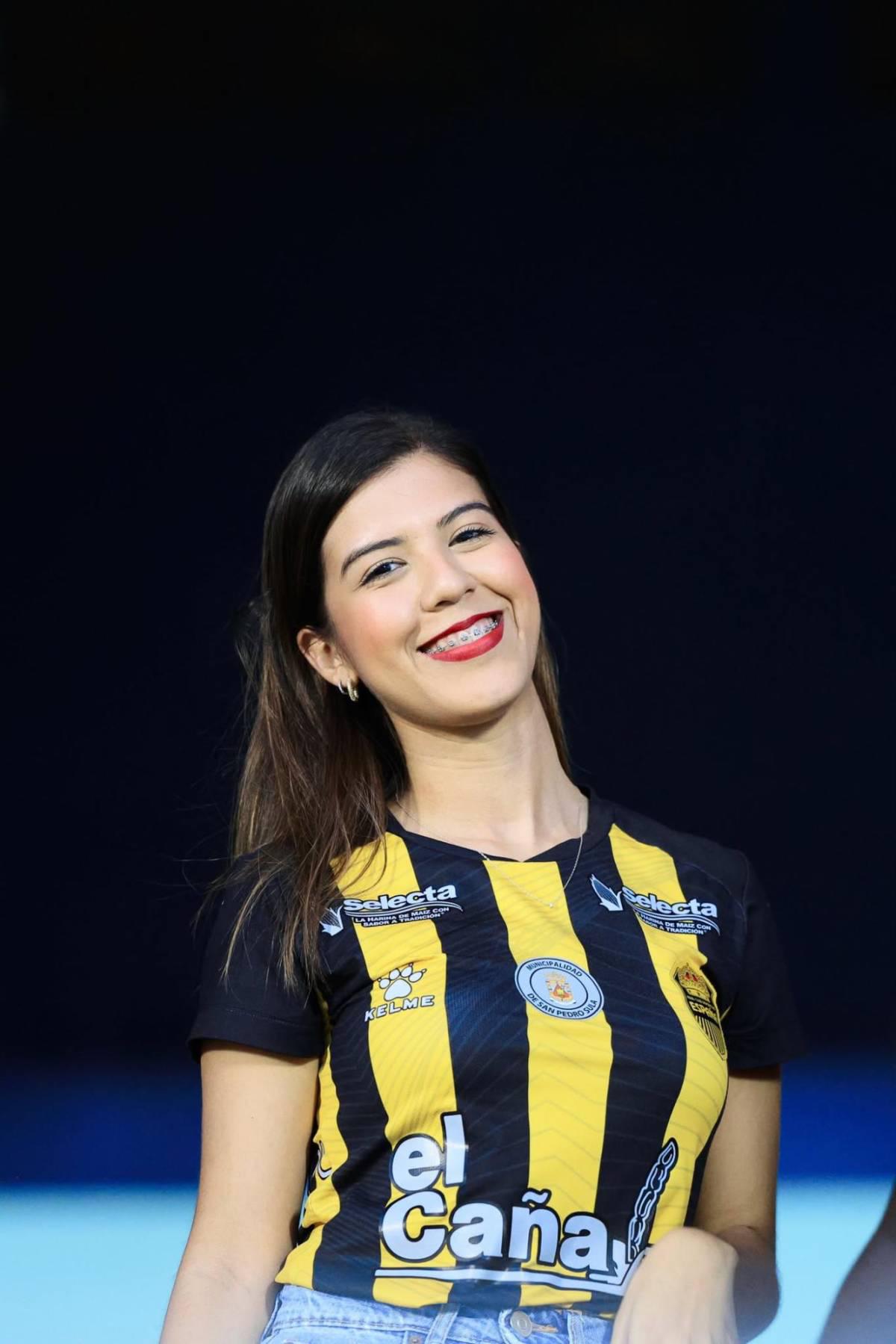 ¿Quién es la hermosa paramédica? El descuido de una edecán y las hermosas chicas en la final entre Real España - Olimpia