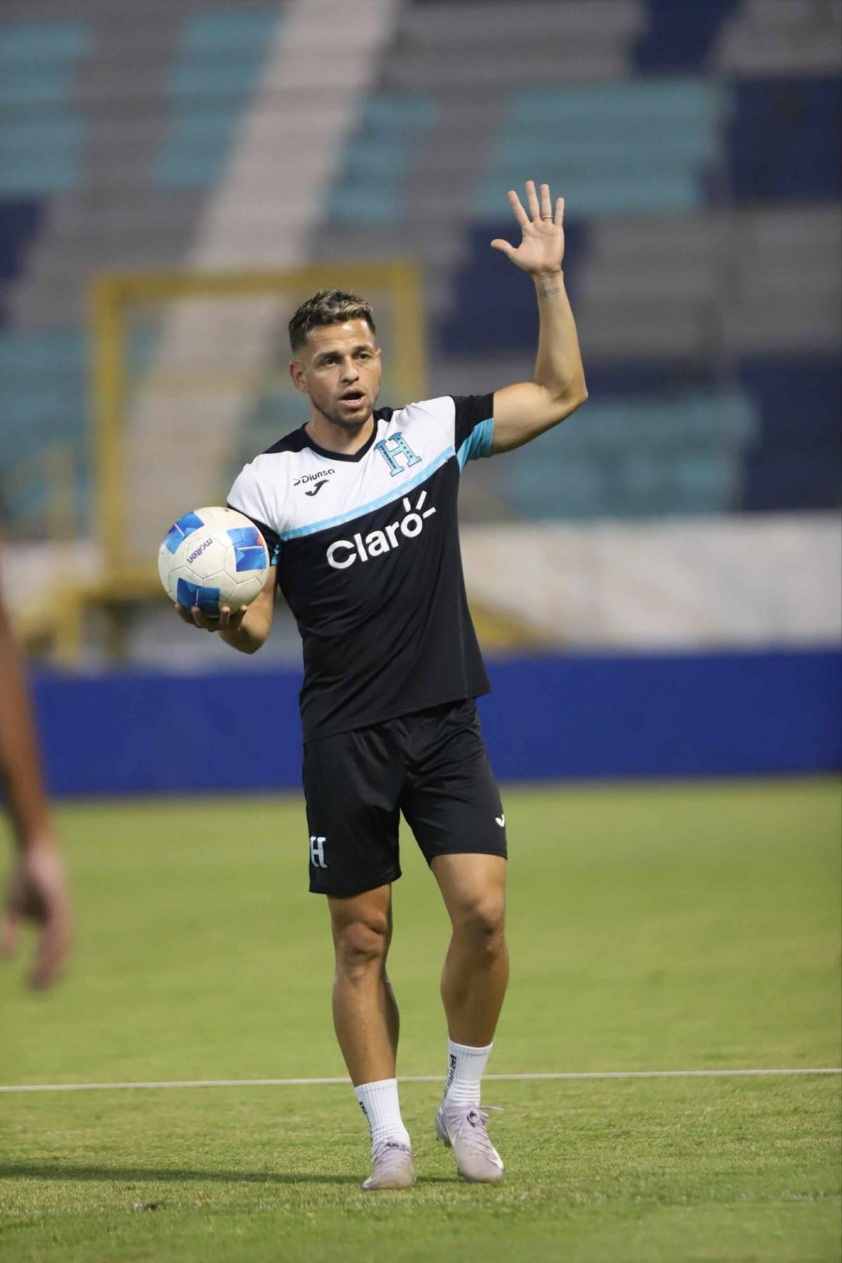 ¡Dos sorpresas! Honduras y su alineación para derribar a Costa Rica; el 11 con el que Rueda sorprenderá al Piojo Herrera