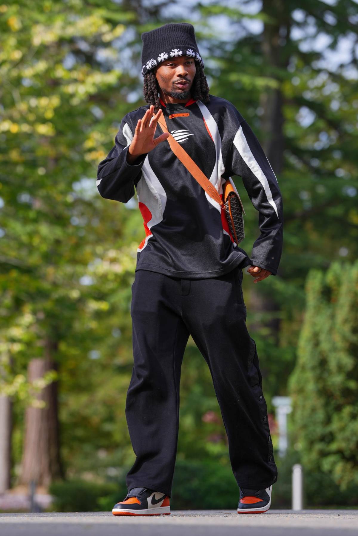 Camavinga superó a Koundé y agita las redes: así llegaron los jugadores de Francia y el look de Mbappé