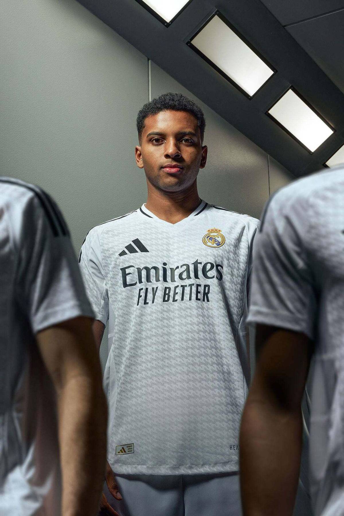 La decisión de Real Madrid con Mbappé tras presentar su nueva camisa y el que confirma que se queda ¿Cómo son los dorsales?