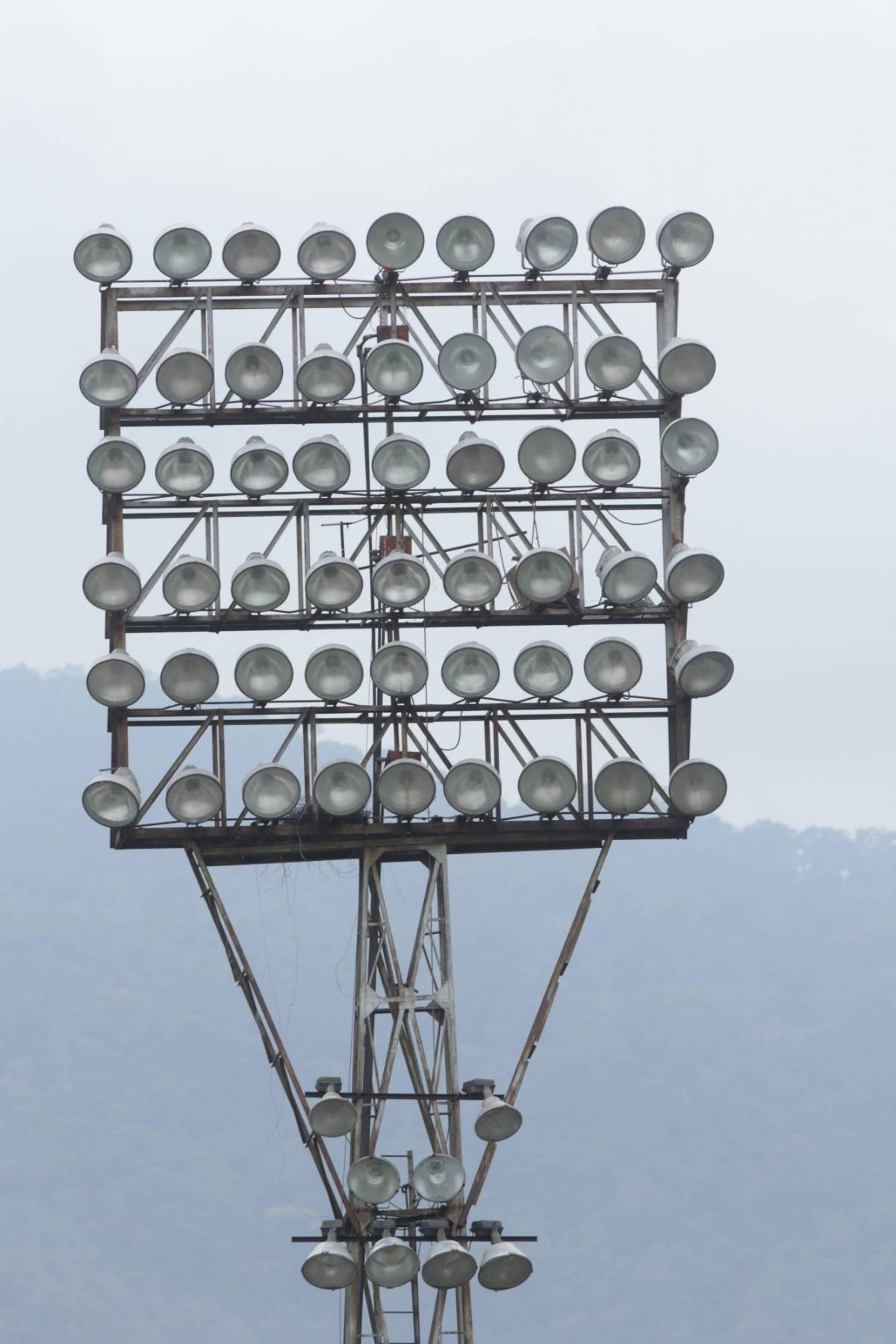 La metamorfosis del Estadio Morazán antes del Premundial: remodelan camerinos, instalan VAR y reducen la cancha