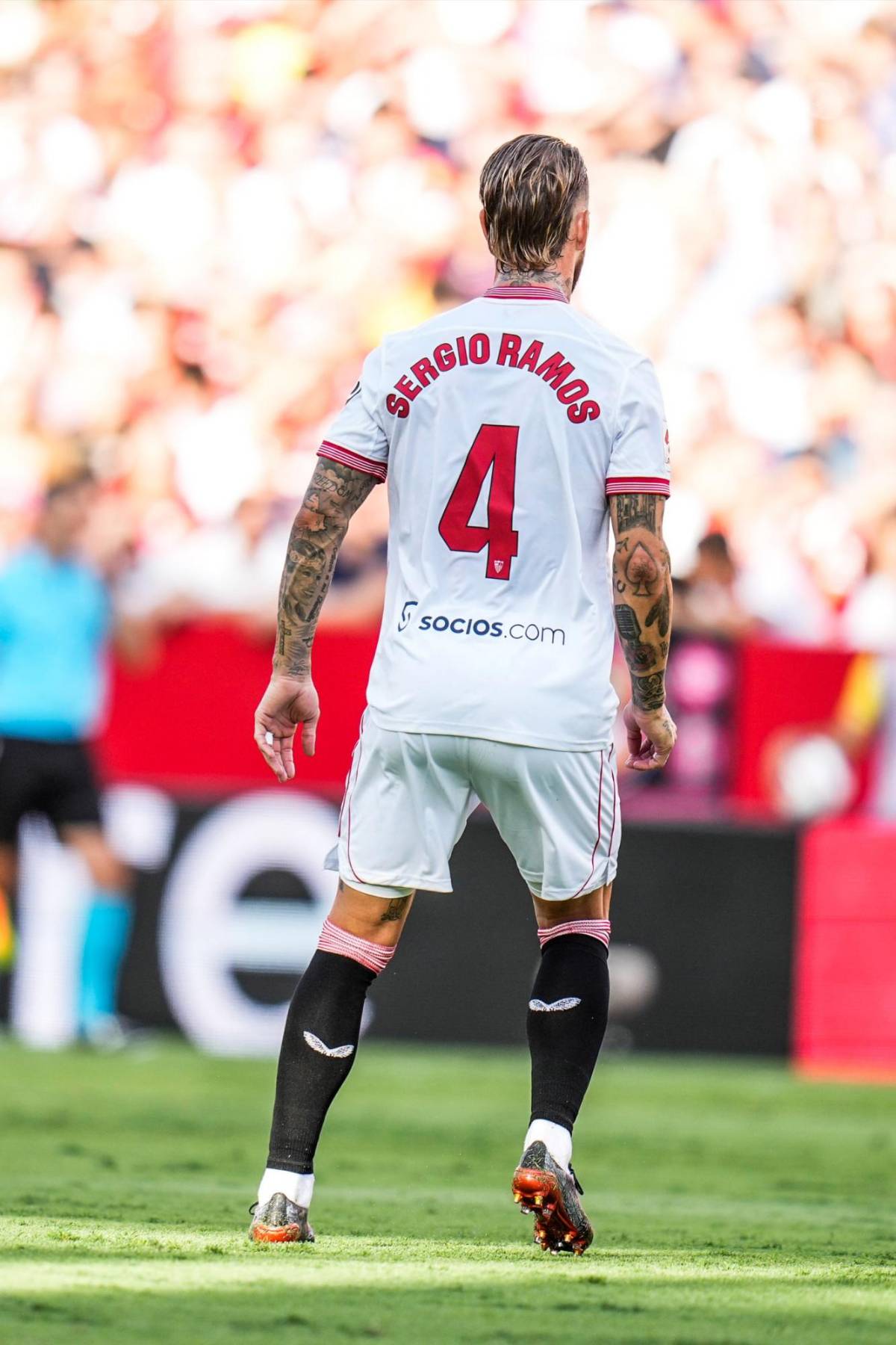 Así fue el debut de Sergio Ramos en el primer triunfo del Sevilla: sacó un gol cantado y rompe un récord histórico