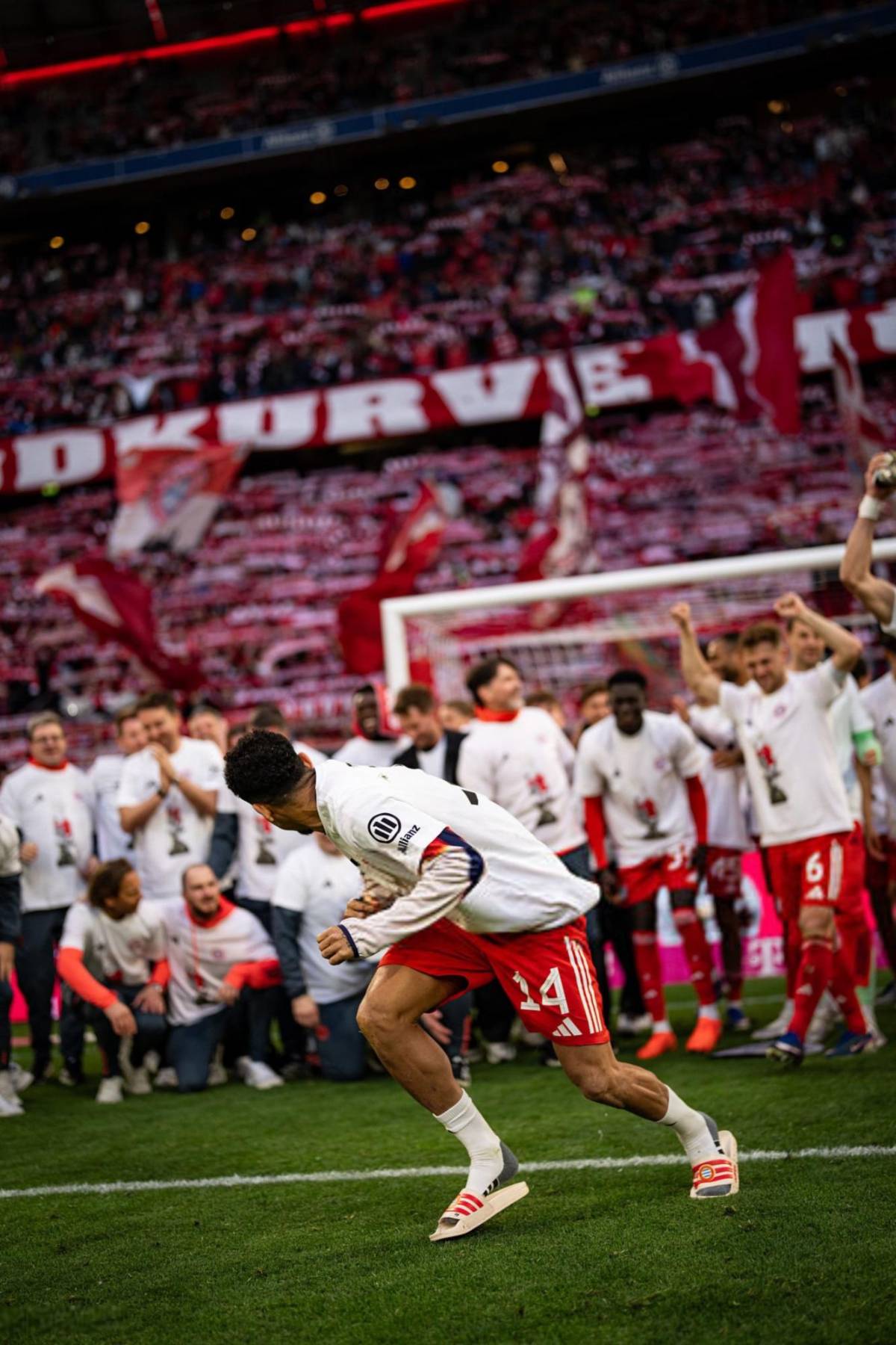 Fiestón del Bayern tras ganar la Bundesliga: el amuleto de la suerte, la euforia de Kompany y así celebró Luis Díaz