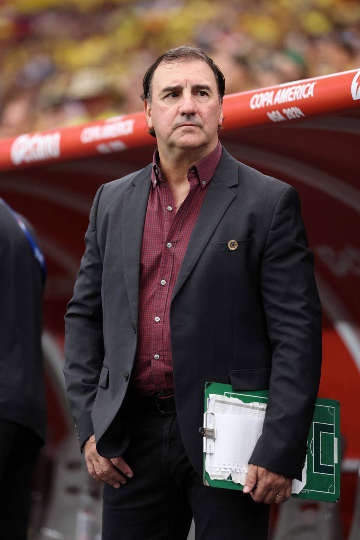 Copa América 2024: ¿Por qué Néstor Lorenzo, entrenador de Colombia, utiliza la misma camisa en todos los partidos?