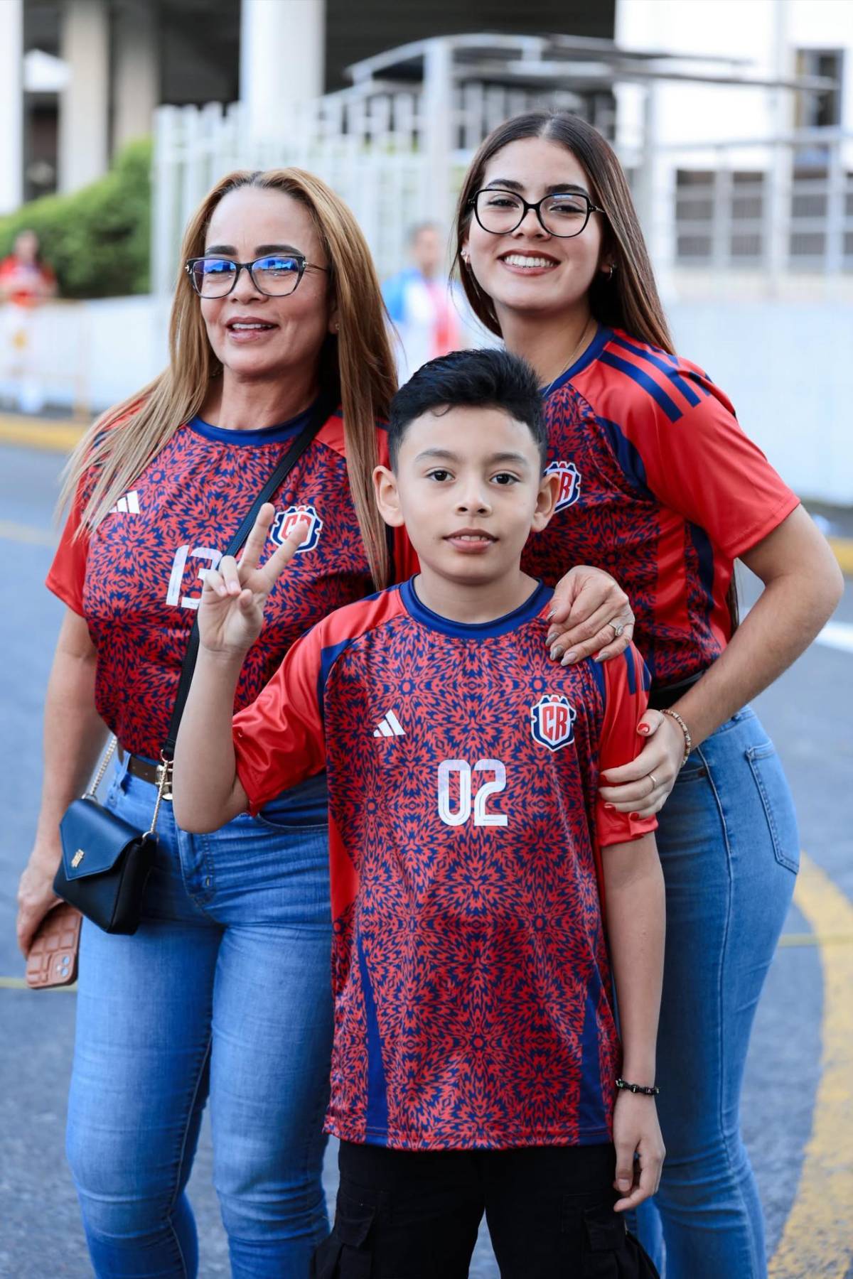 Costa Rica vs Honduras: los catrachos invaden San José, así llegó el pollo tico y la hermosa chica distraída en la previa