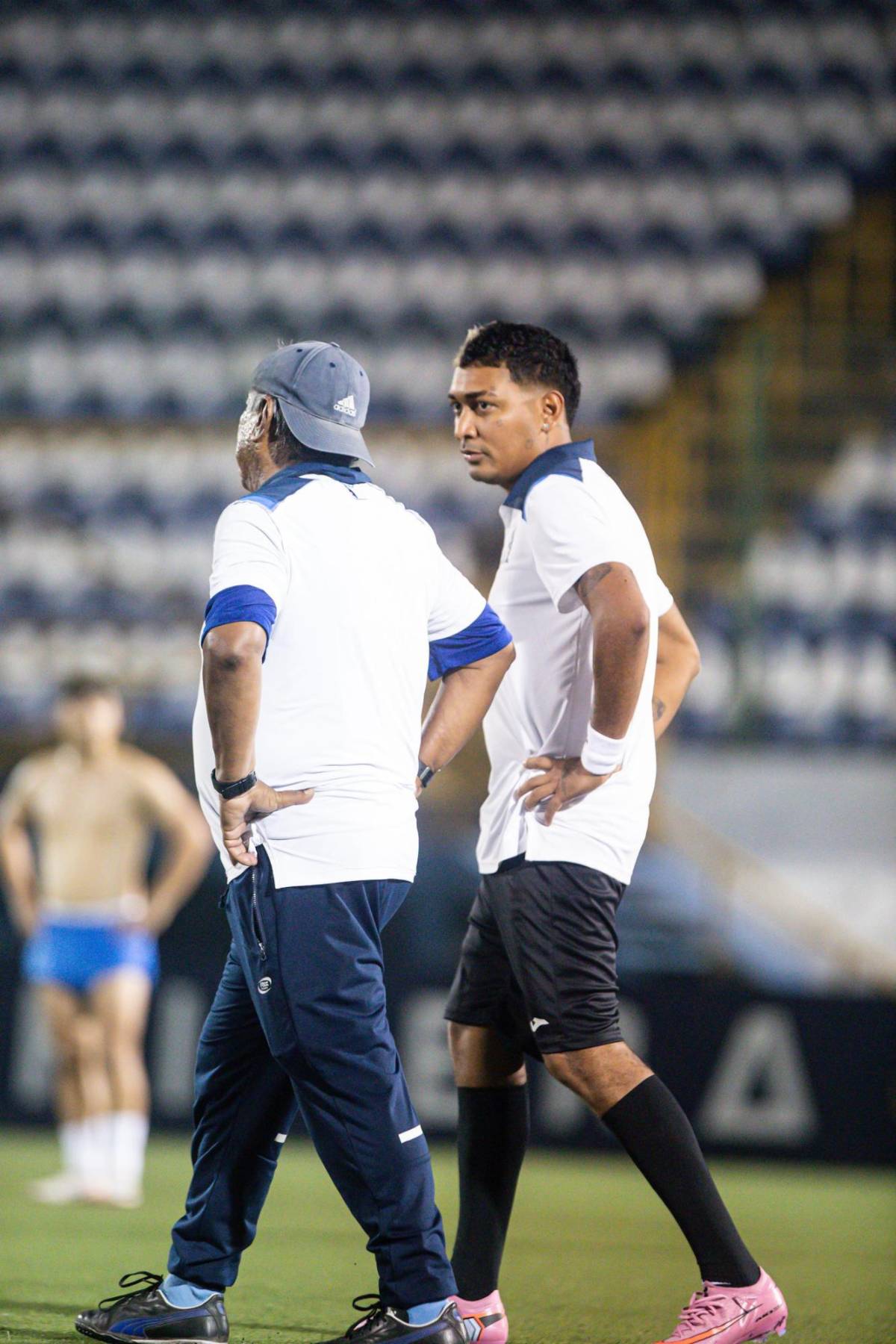 Primi Maradiaga dirigiendo a la 'H' tiktokera, el look de Brayan La Playa y nuevo portero ante Nicaragua