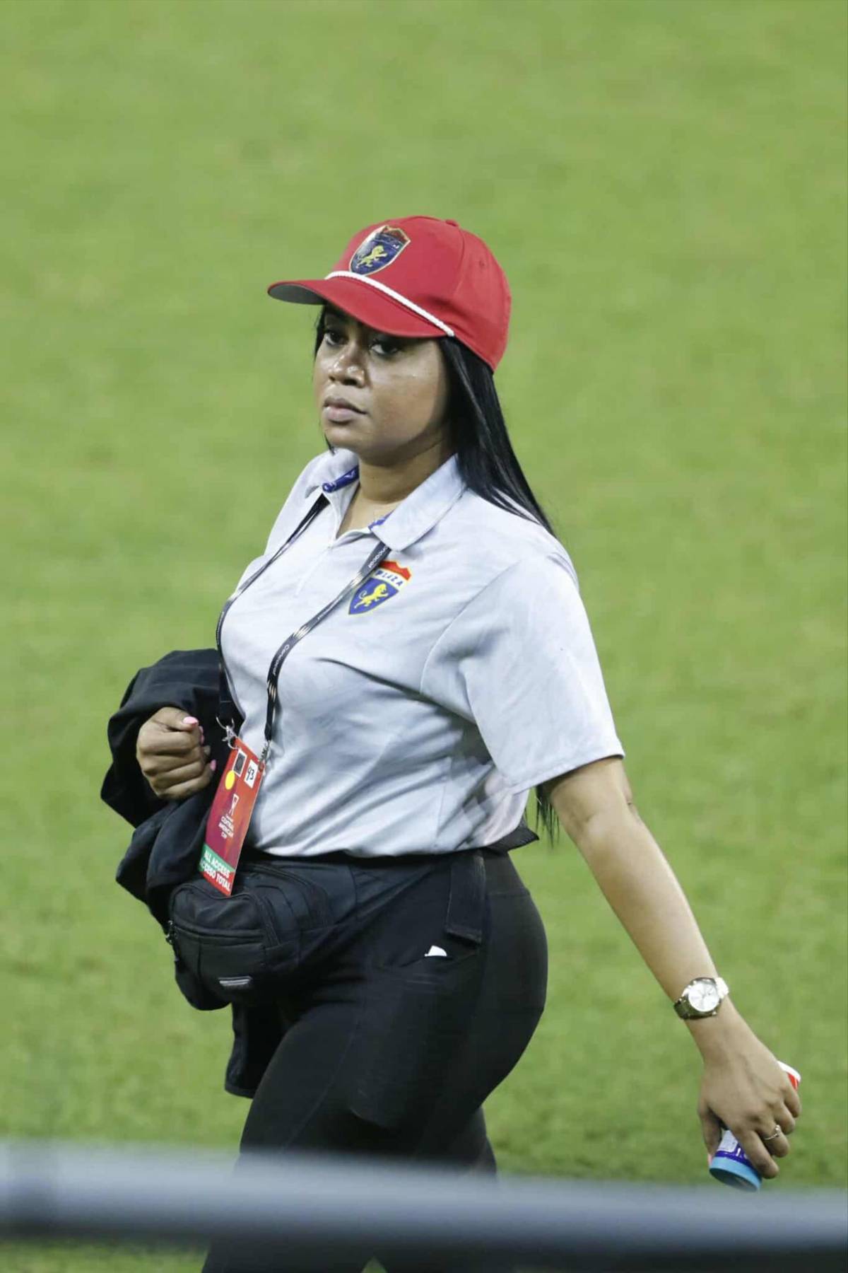 Atajadón de Buba López, pero Plaza Amador silencia el Morazán: la tristeza de Real España y belleza en las gradas