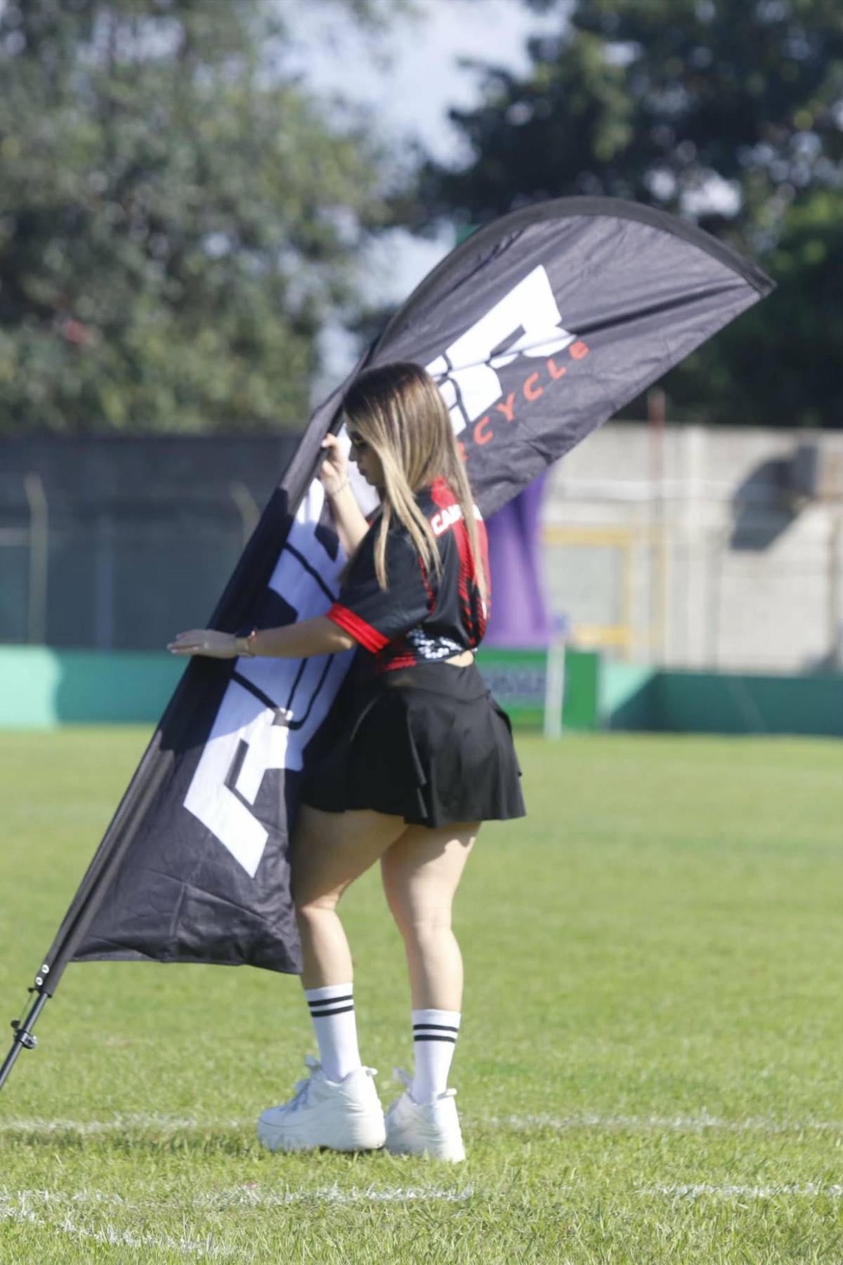Jugadores esperando pago de salarios, Mauricio Dubón presente y mundialista vio jugar a su hijo