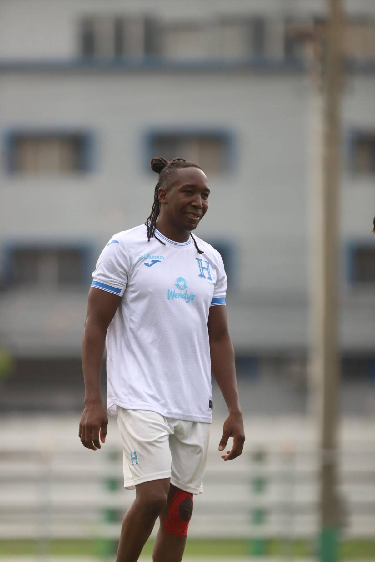 Supremo sorprende con su anuncio, el 'infiltrado' en el entrenamiento y los tiktokers que regresan ante Brasil