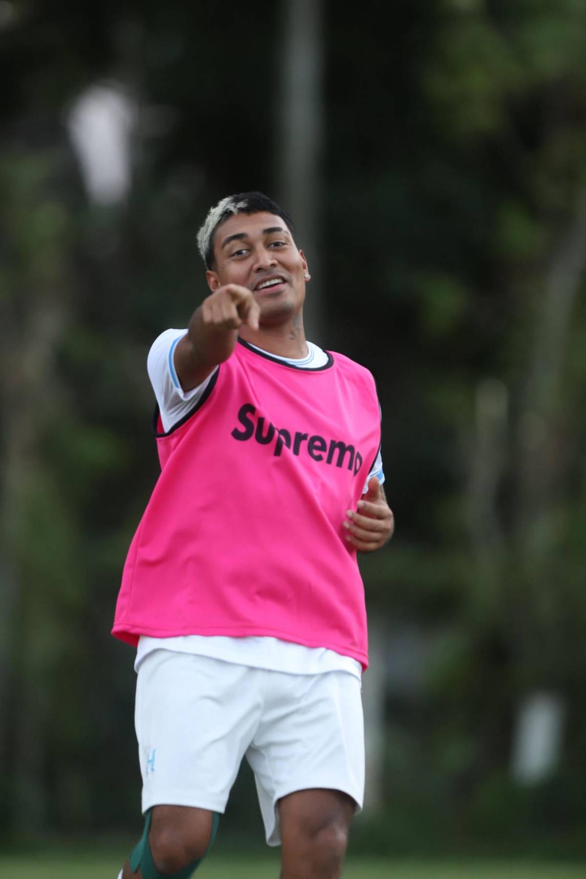 Brayan La Playa es baja y exfutbolista lo sustituirá en la 'H' tiktokera, loco look y el que probó el césped del Olímpico