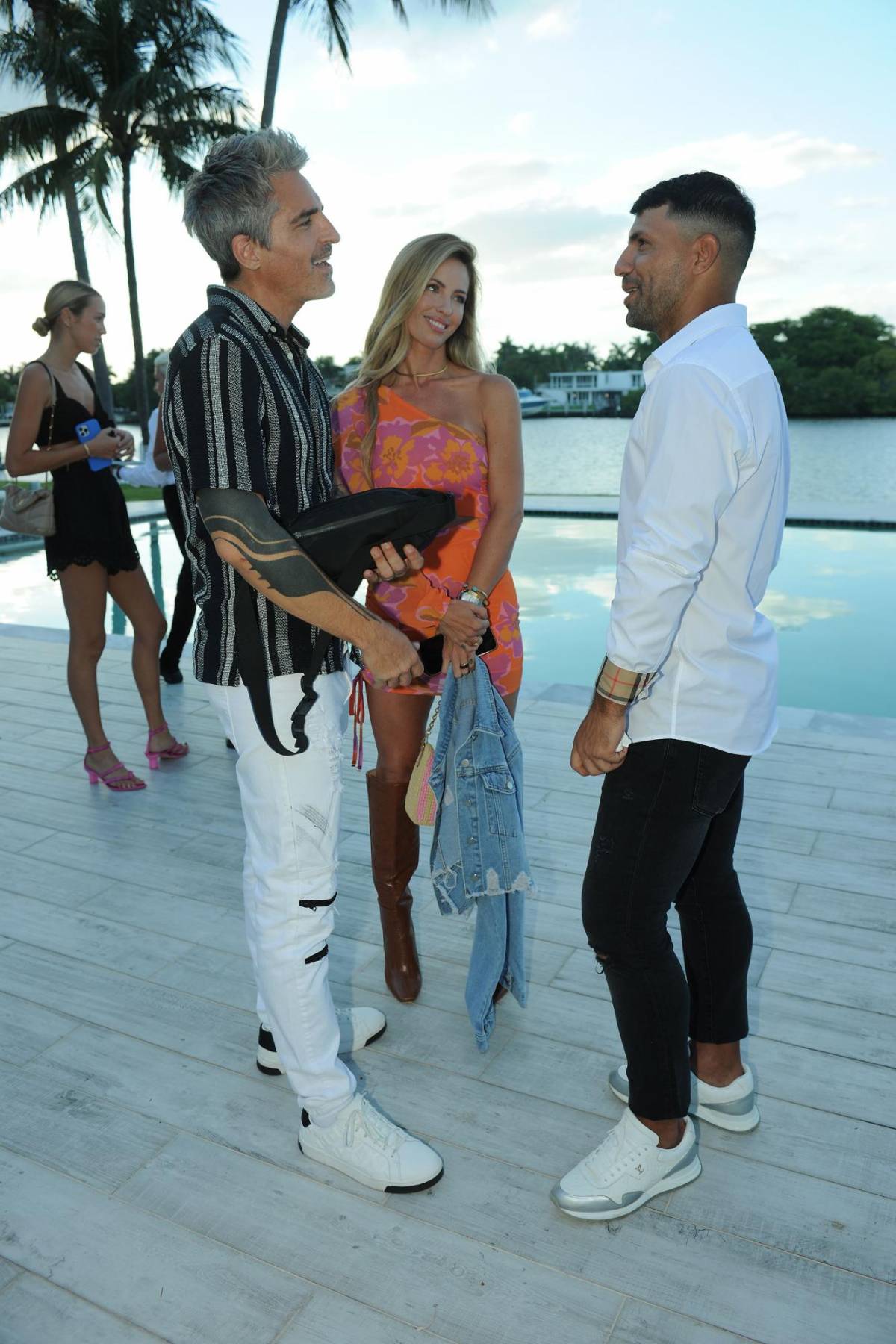 Así celebró el “Kun” Agüero sus 34 años: Se compró una mansión de $15 millones en Miami y su novia deslumbró