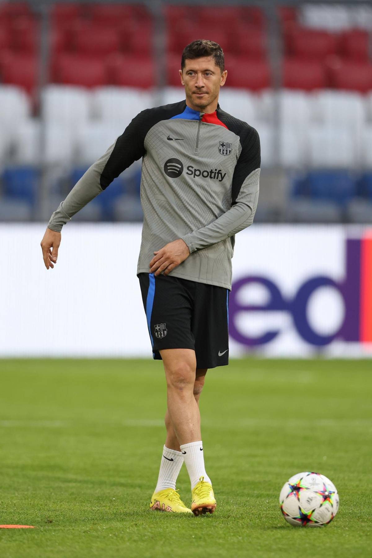 Lewandowski regresa a Múnich: el entrenamiento del Barcelona en el Allianz Arena; Koundé y Memphis tirando rostro