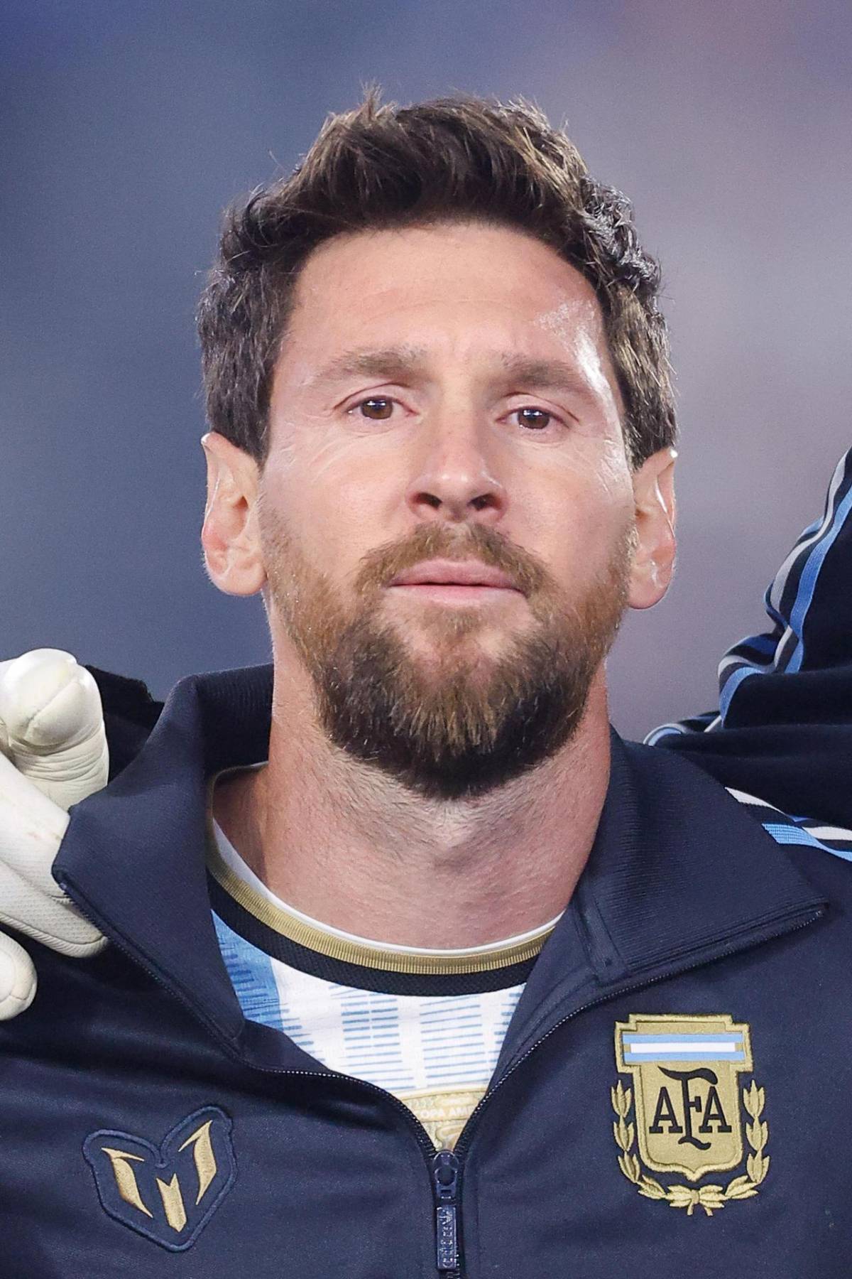 Adiós Messi: Scaloni se quiebra, las lágrimas de Leo y el regalo que le dio el árbitro