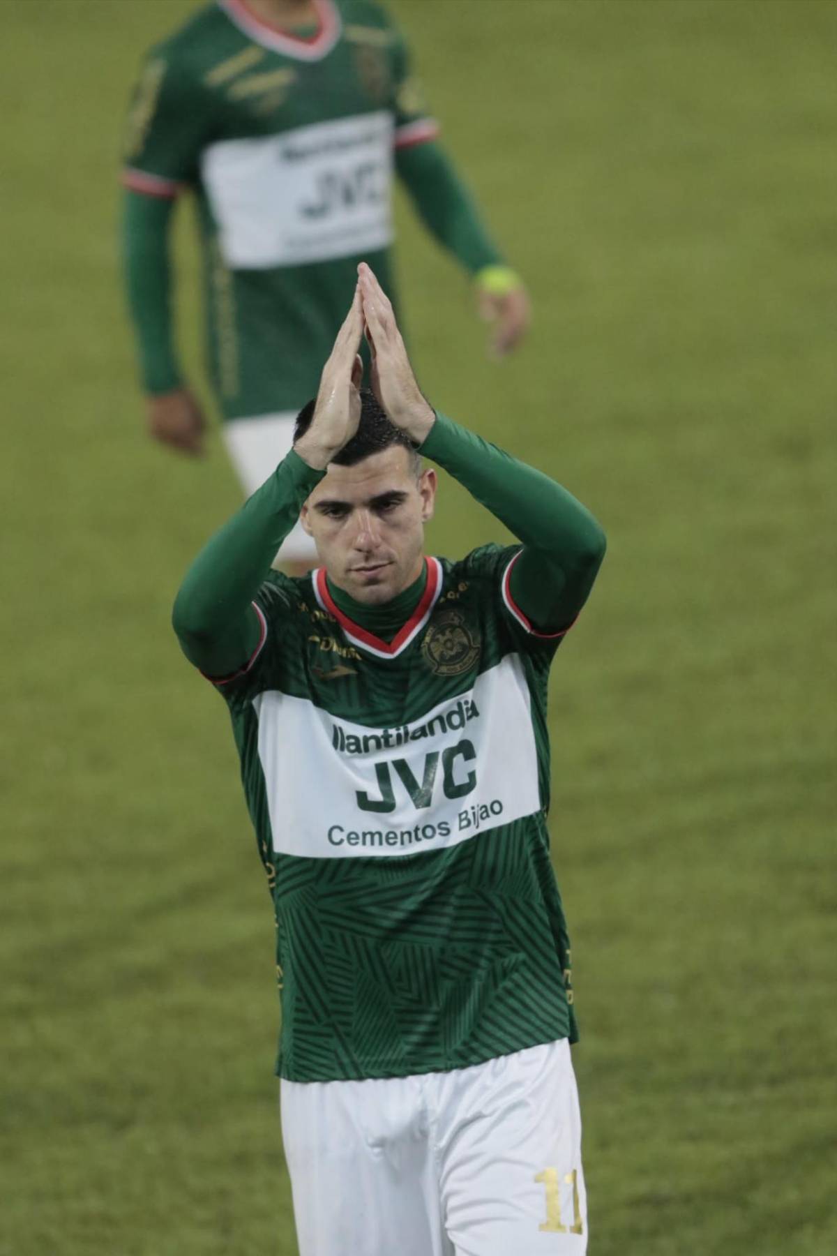 Ovación a Messiniti, Chelito fiel a Dios y hermanitos verdolagas en el juego Marathón vs Juticalpa FC