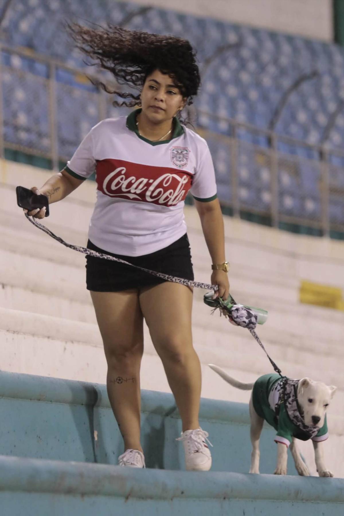 Le gritó con todo a su exequipo, noble causa de la Liga Hondubet y aficionadas de Marathón causaron furor en el estadio Olímpico