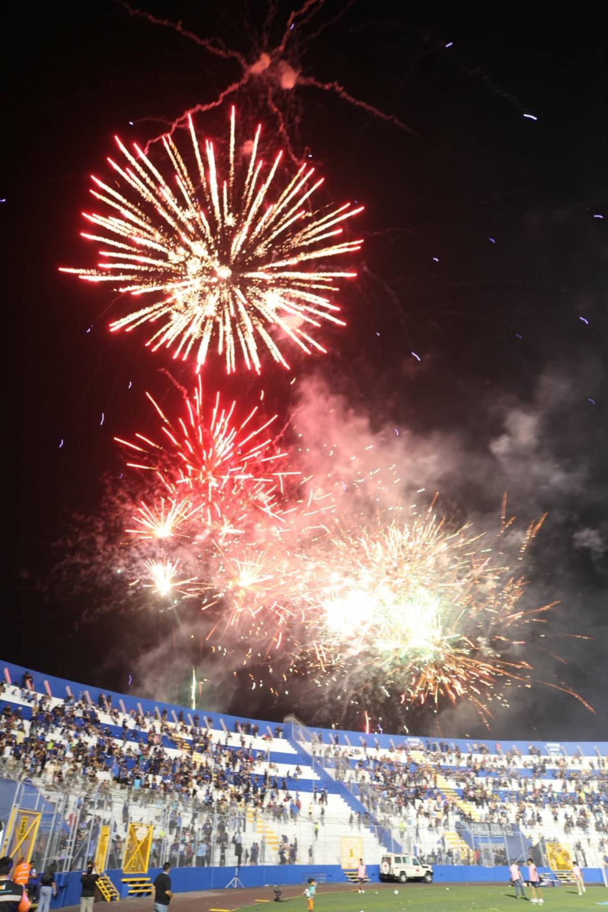 Motagua festeja con remontada, bellas chicas y así llegó Emilio  con Virgnia