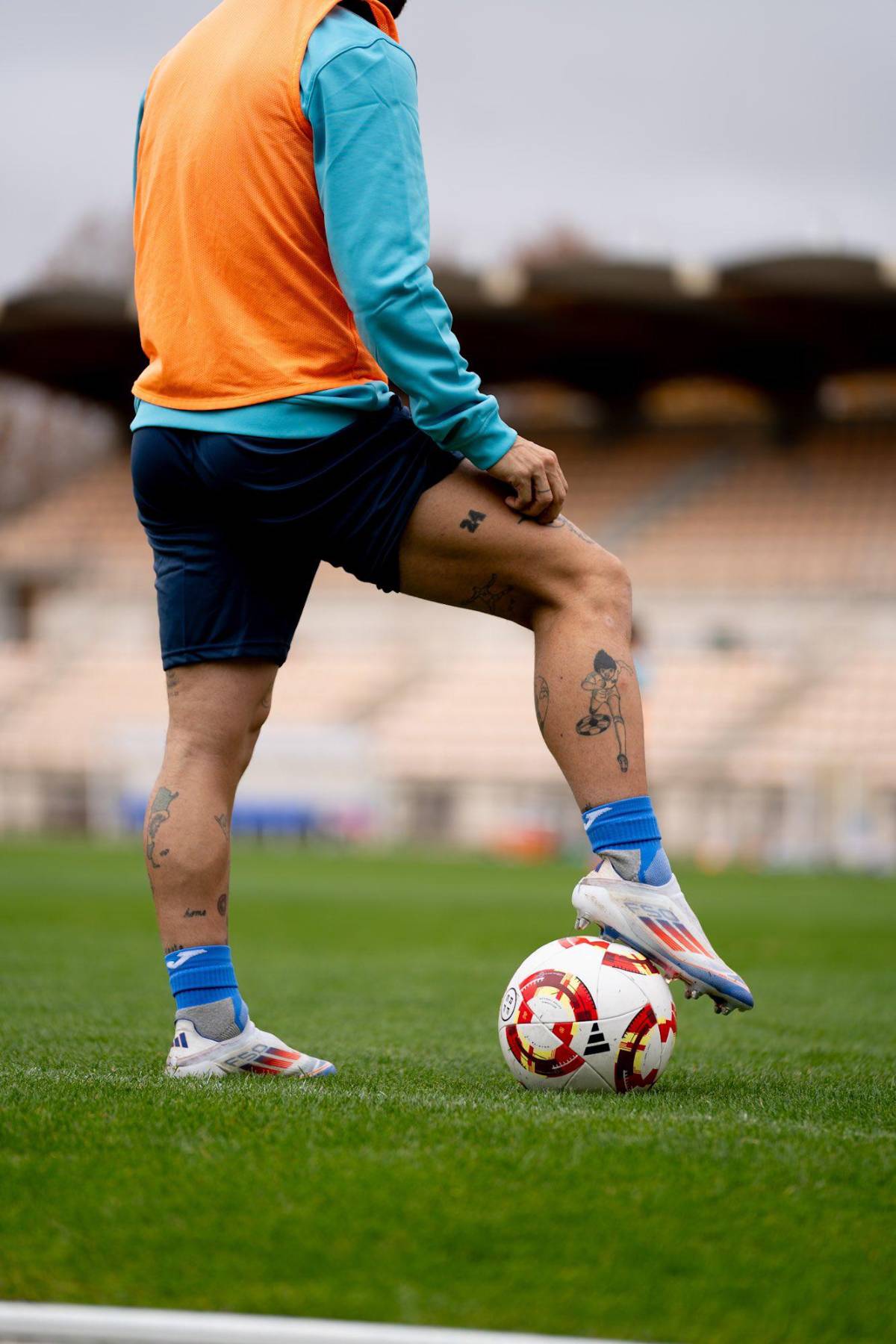 Fue campeón del mundo junto a Messi en Qatar 2022 y reaparece con equipo de tercera división