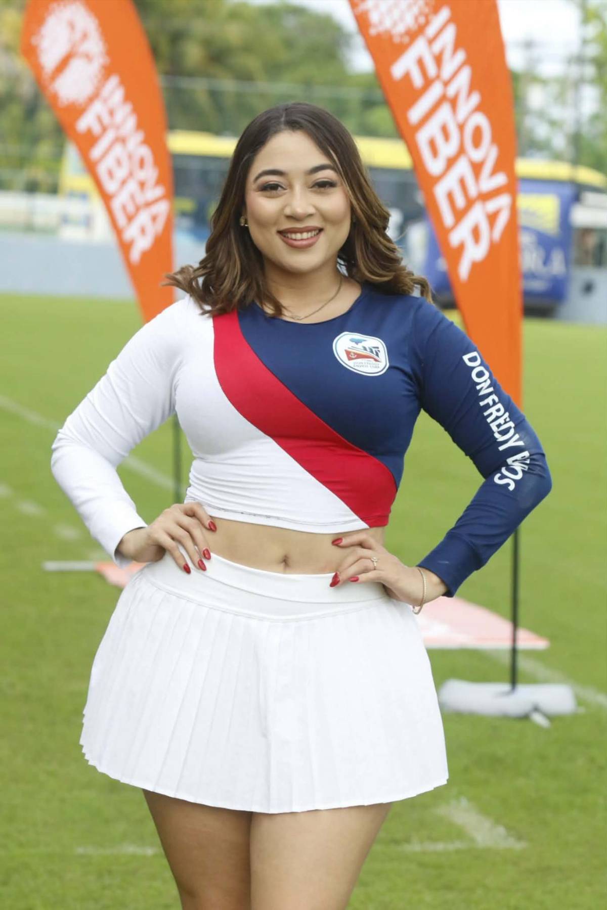 Las dos chicas que eclipsaron en el Excélsior y lo que ingresaron los árbitros al estadio sin ser vistos por la afición