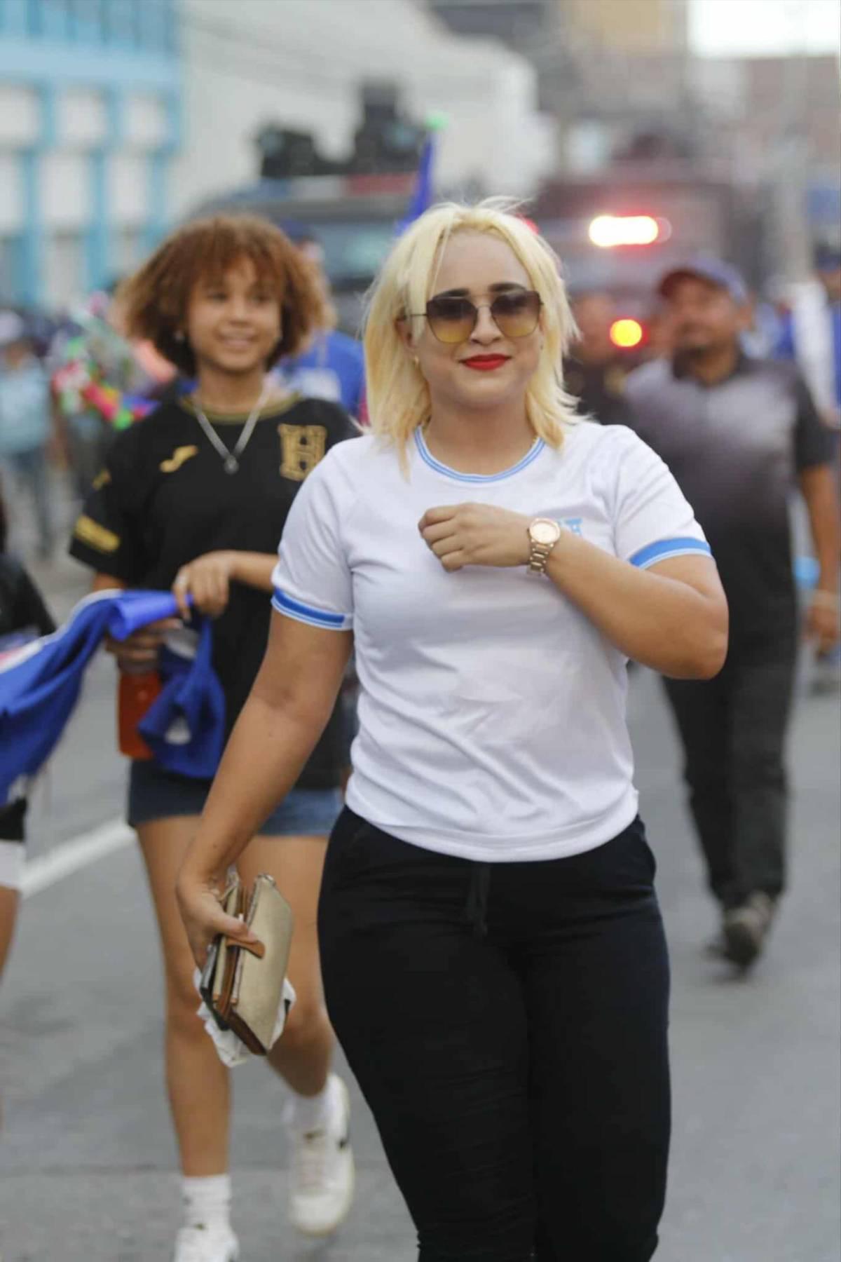 ¡Robaron suspiros! Las bellas chicas que engalanaron el Morazán para el Honduras vs Costa Rica por la eliminatoria