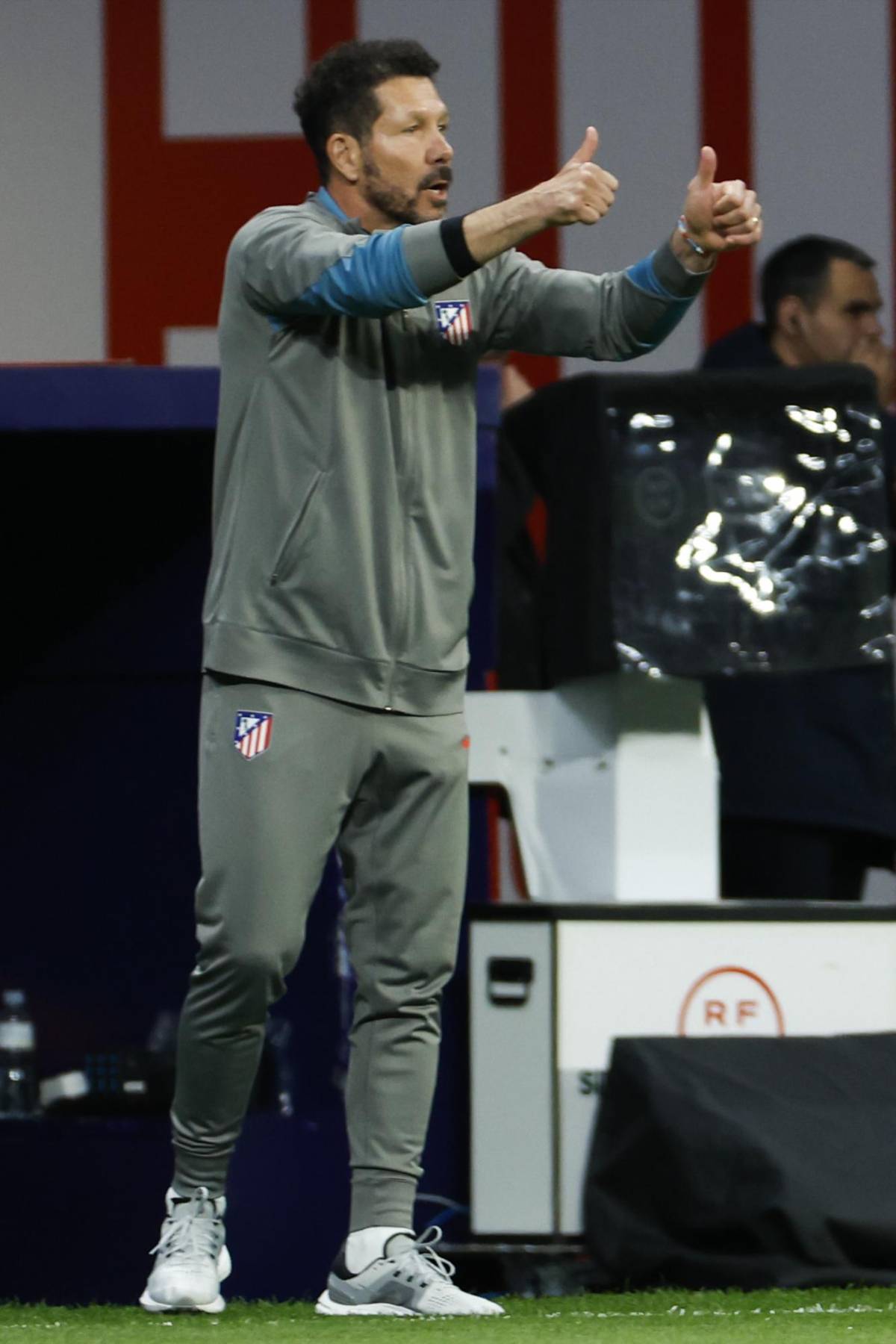 Lamine Yamal acabó con sangre, patadas del Atlético y la cábala que le falló a Simeone; Szczesny sigue invicto