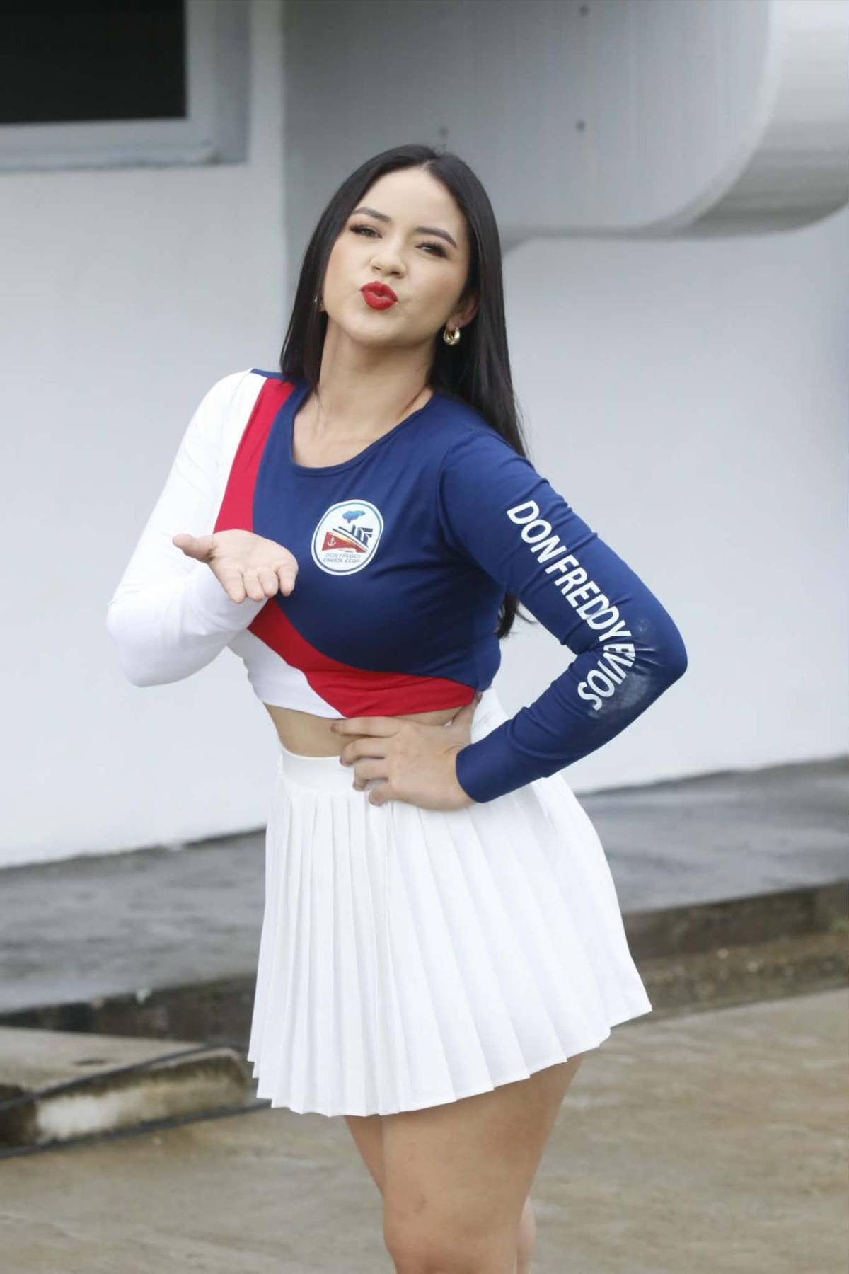 Las dos chicas que eclipsaron en el Excélsior y lo que ingresaron los árbitros al estadio sin ser vistos por la afición